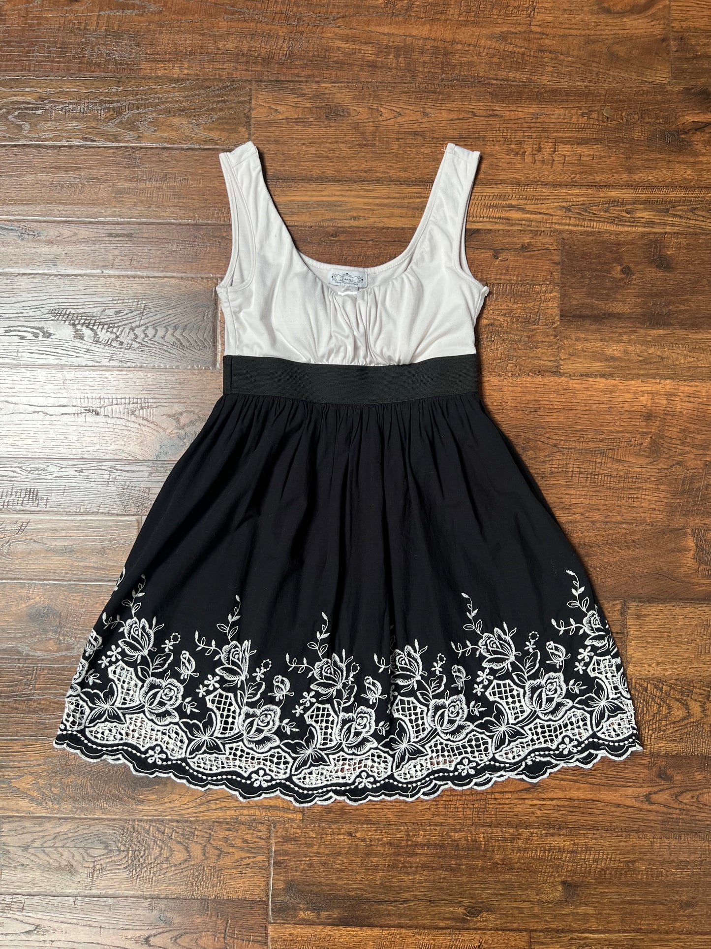 Vintage Clothing - Y2K A-Line Skater Dress - Black and White - Medium - Trixxi