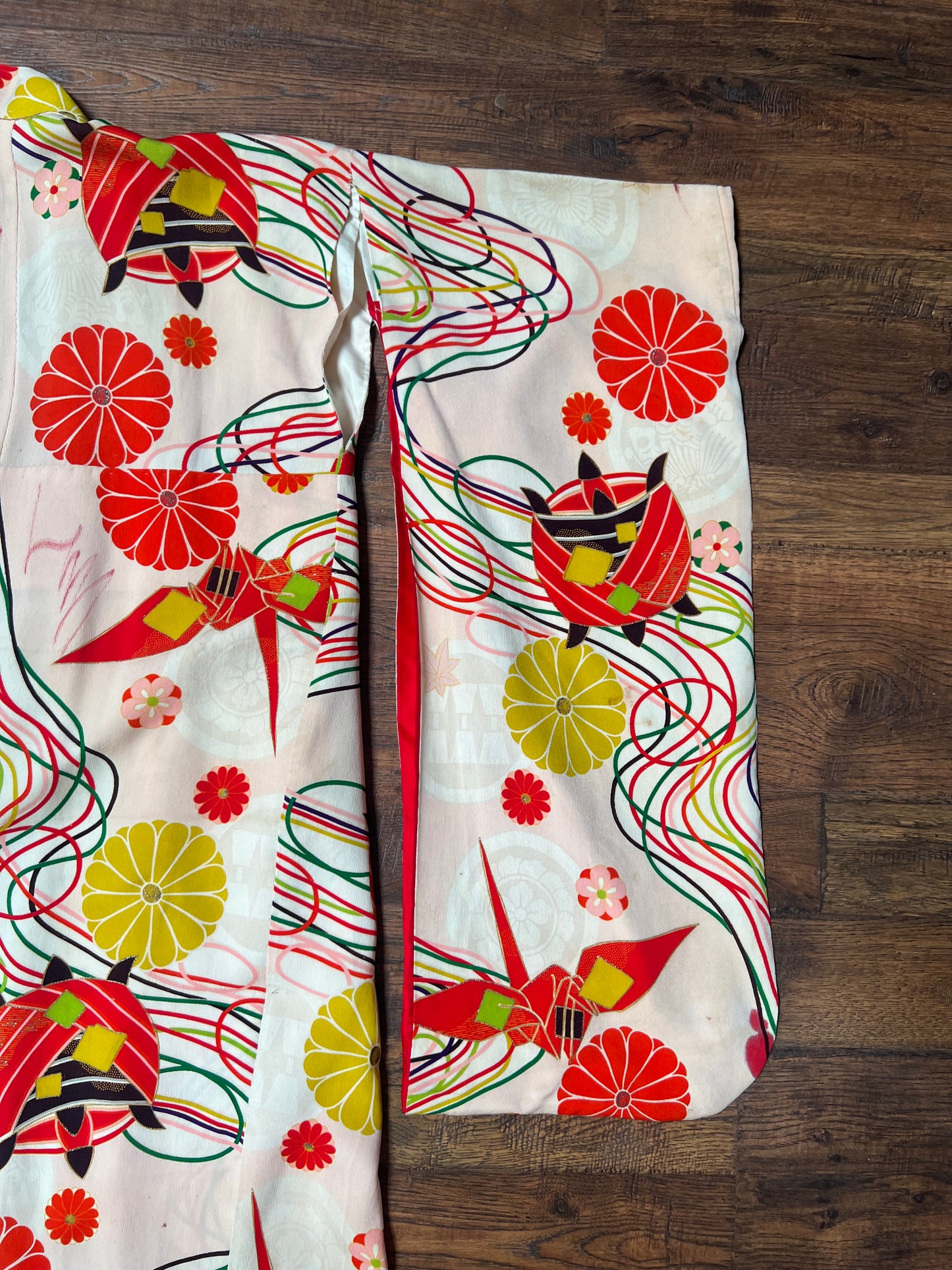 Vintage Clothing - Hand Sewn Kimono Robe - Abstract Floral Pattern - Crepe Silk - OS