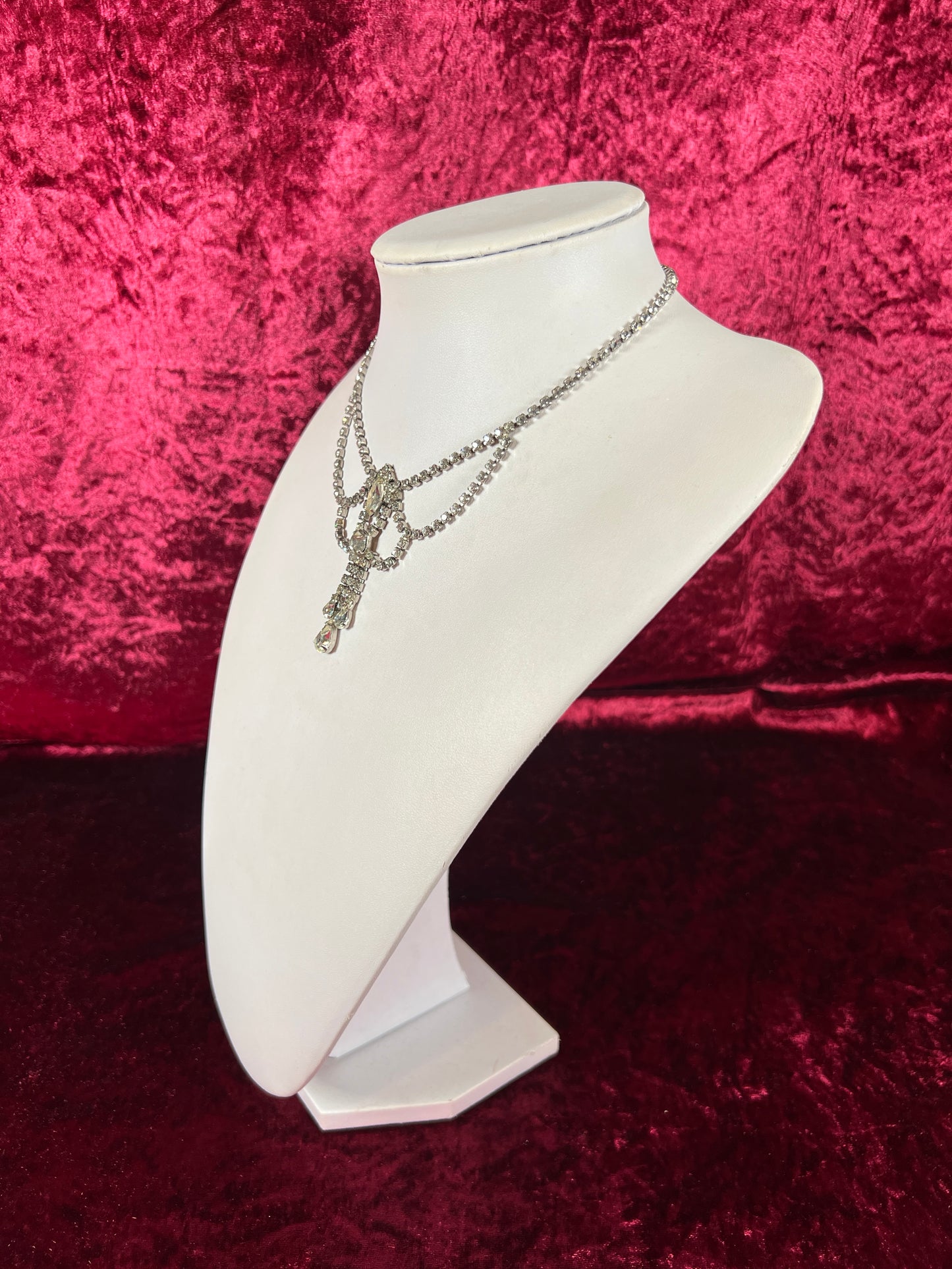 Vintage Jewelry - Bib / Collar Necklace - Silver Tone Metal - Clear Rhinestones - 14.5”