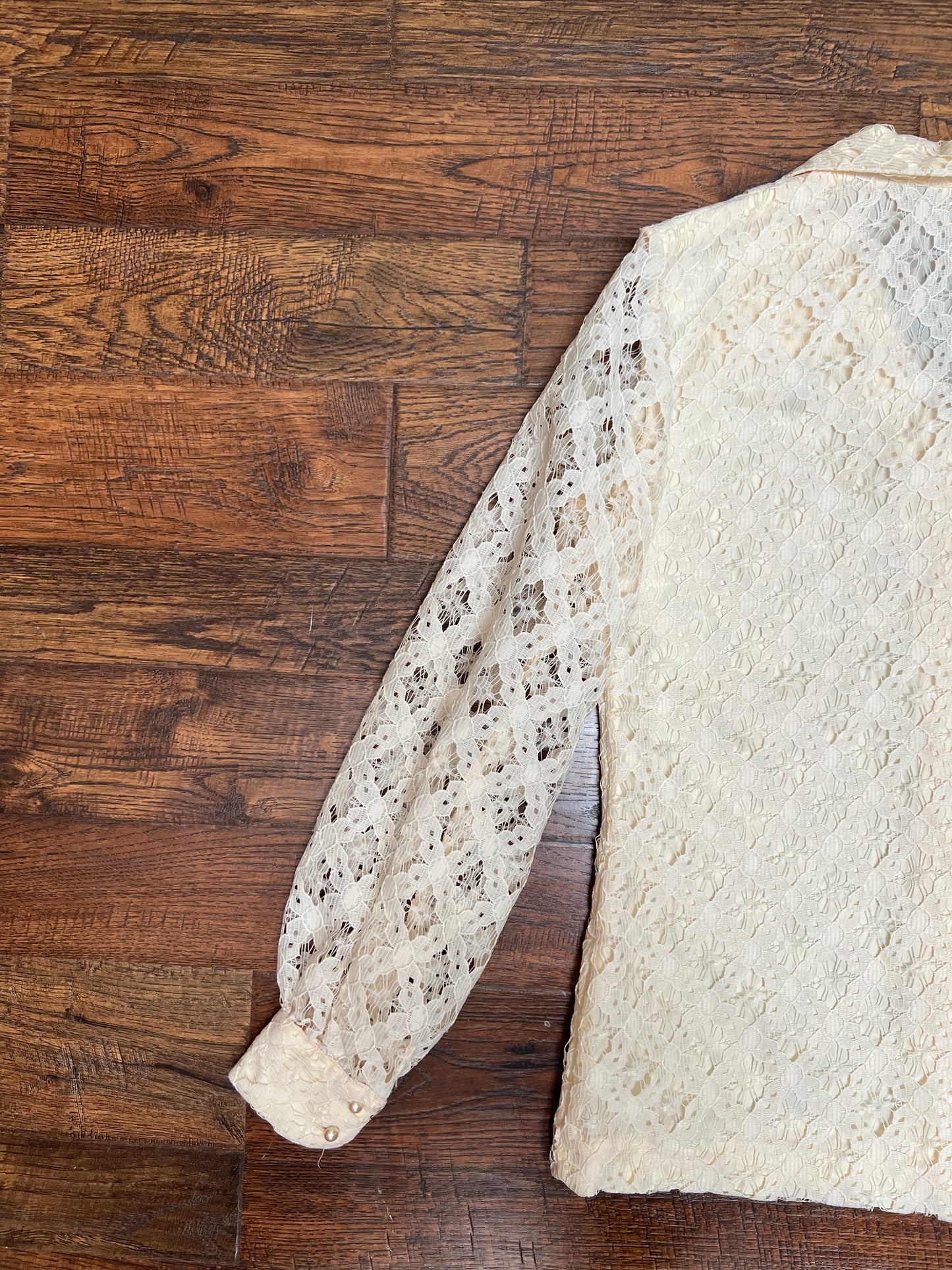 Vintage Clothing - Button Front Blouse - Floral Lattice Lace - Beige - Medium - Fashioned by Gregory