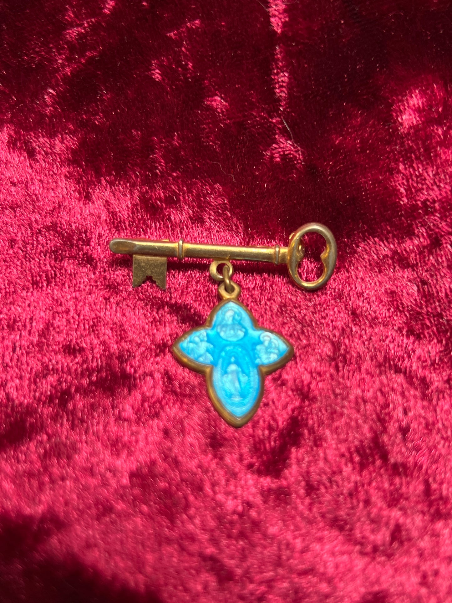 Vintage Jewelry - Brooch - Gold Tone Key - Holy Trinity Pendant