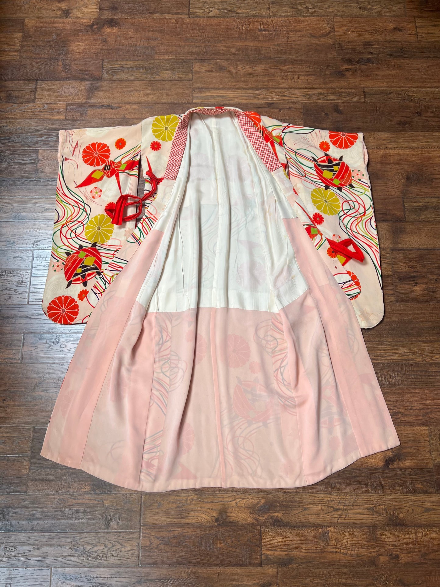 Vintage Clothing - Hand Sewn Kimono Robe - Abstract Floral Pattern - Crepe Silk - OS