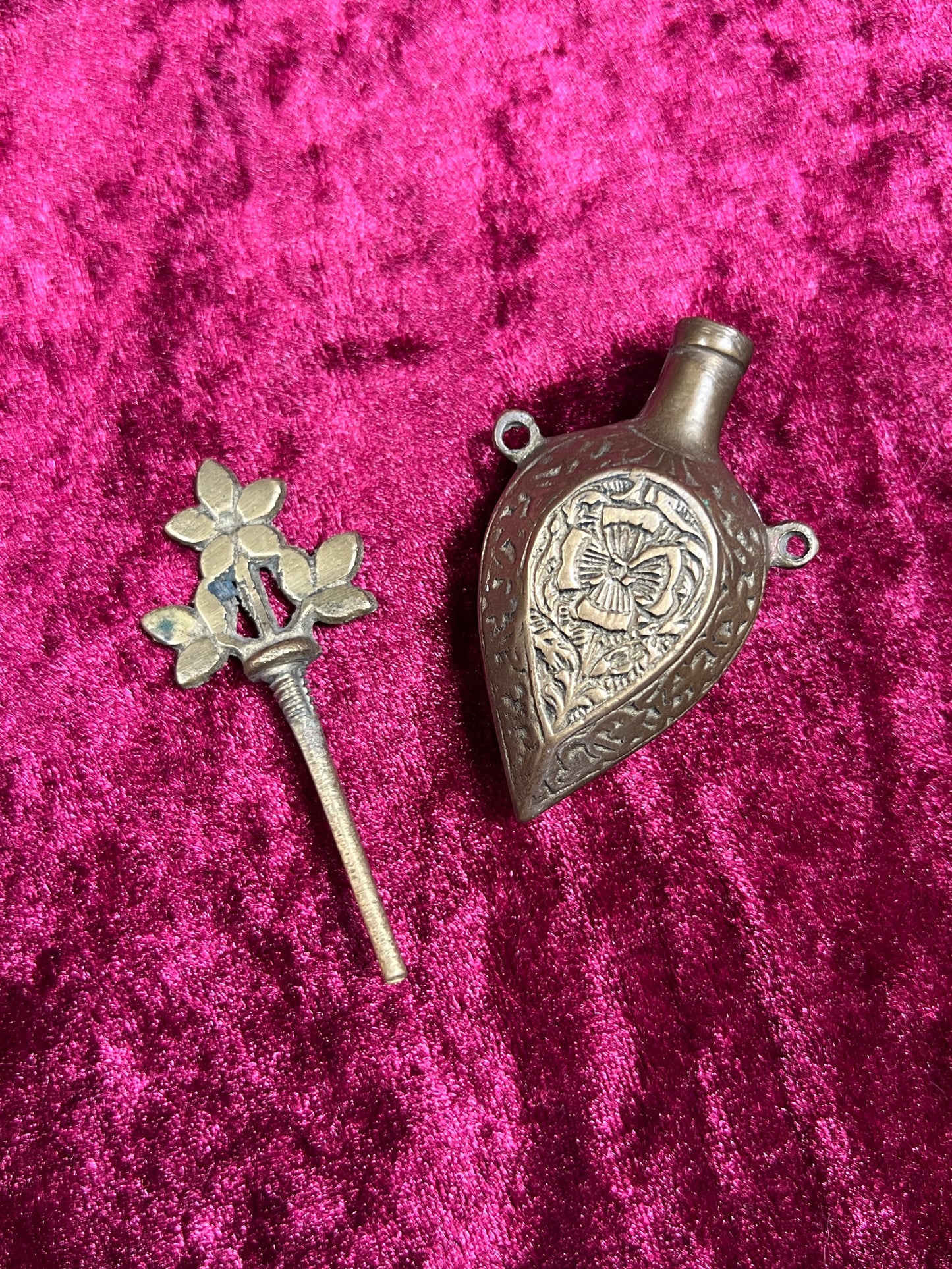 Vintage Vanity - Pocket Perfume Bottle with Screw Top Stopper - Brass - Ornate Floral Filigree