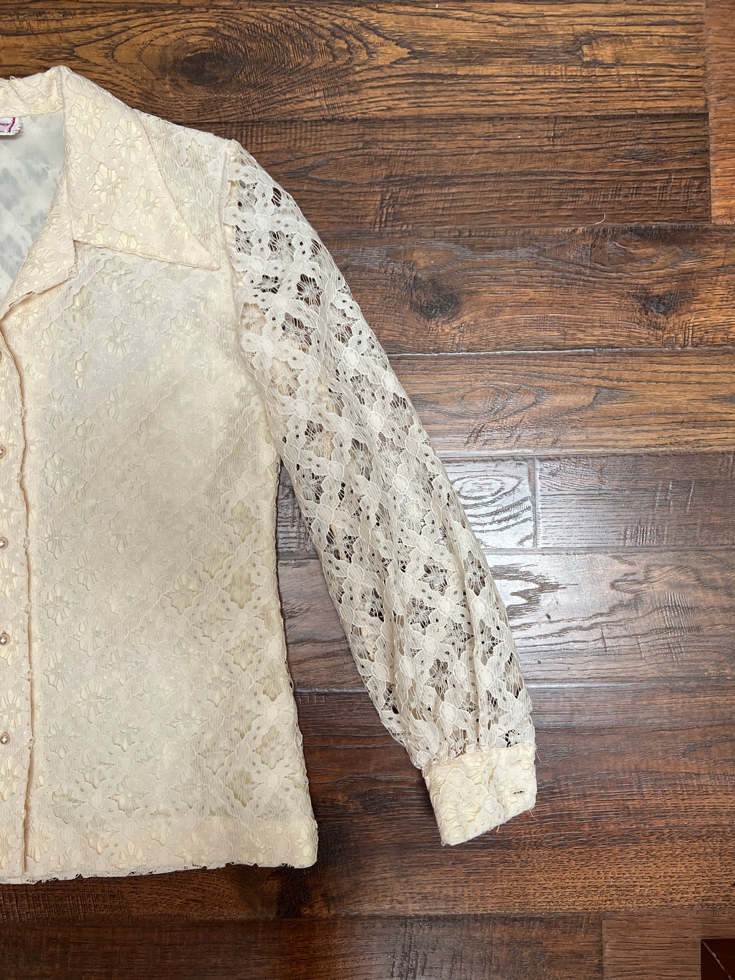Vintage Clothing - Button Front Blouse - Floral Lattice Lace - Beige - Medium - Fashioned by Gregory