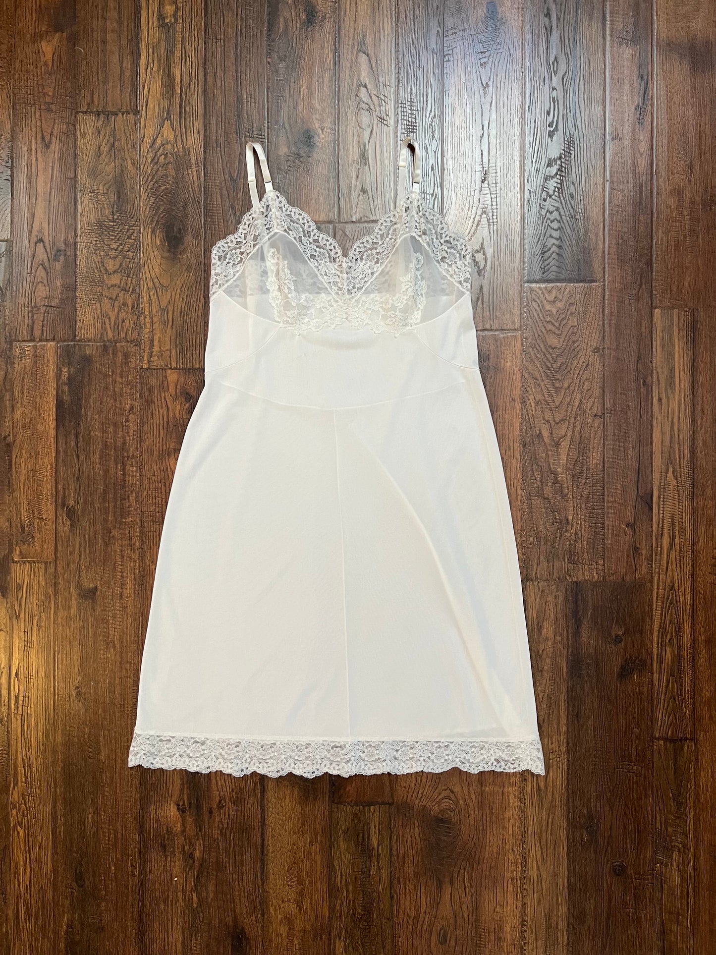 Vintage Clothing - Dress Slip - White - Floral Lace - Hollywood Vassarette - Medium - Made In U.S.A.