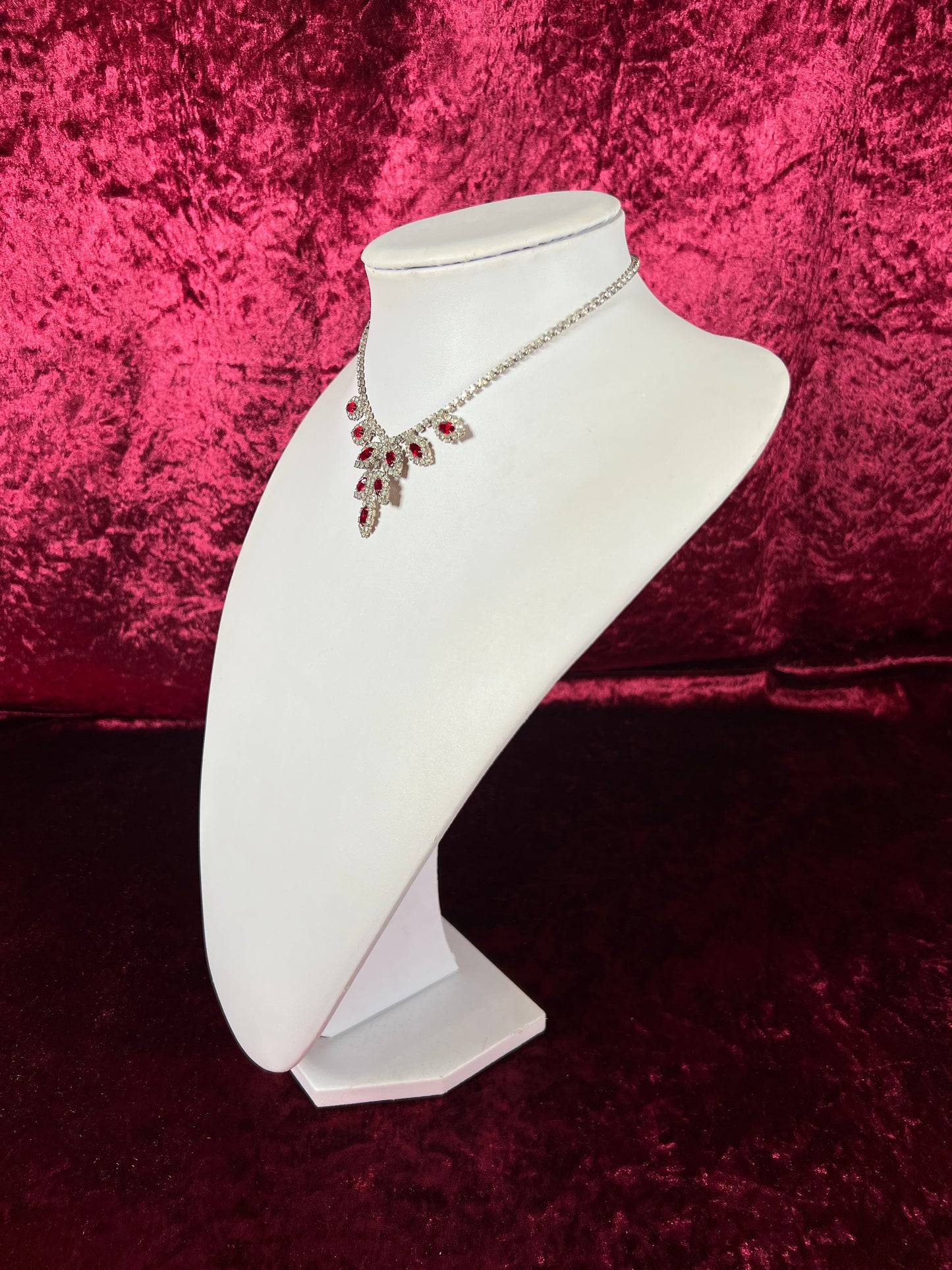 Vintage Jewelry - Collar Necklace - Silver Tone Metal - Red and Clear Rhinestones - 15.25”
