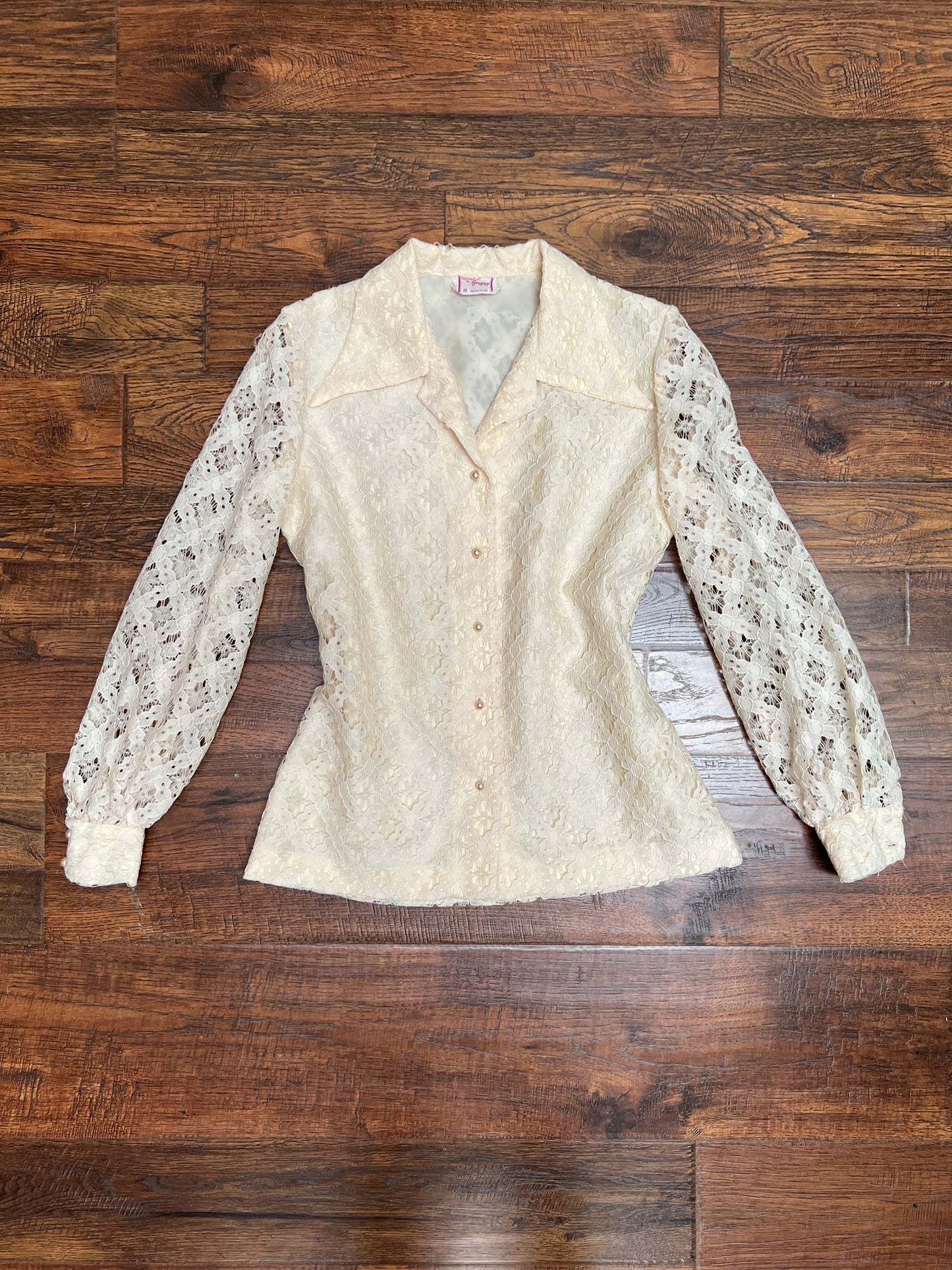 Vintage Clothing - Button Front Blouse - Floral Lattice Lace - Beige - Medium - Fashioned by Gregory