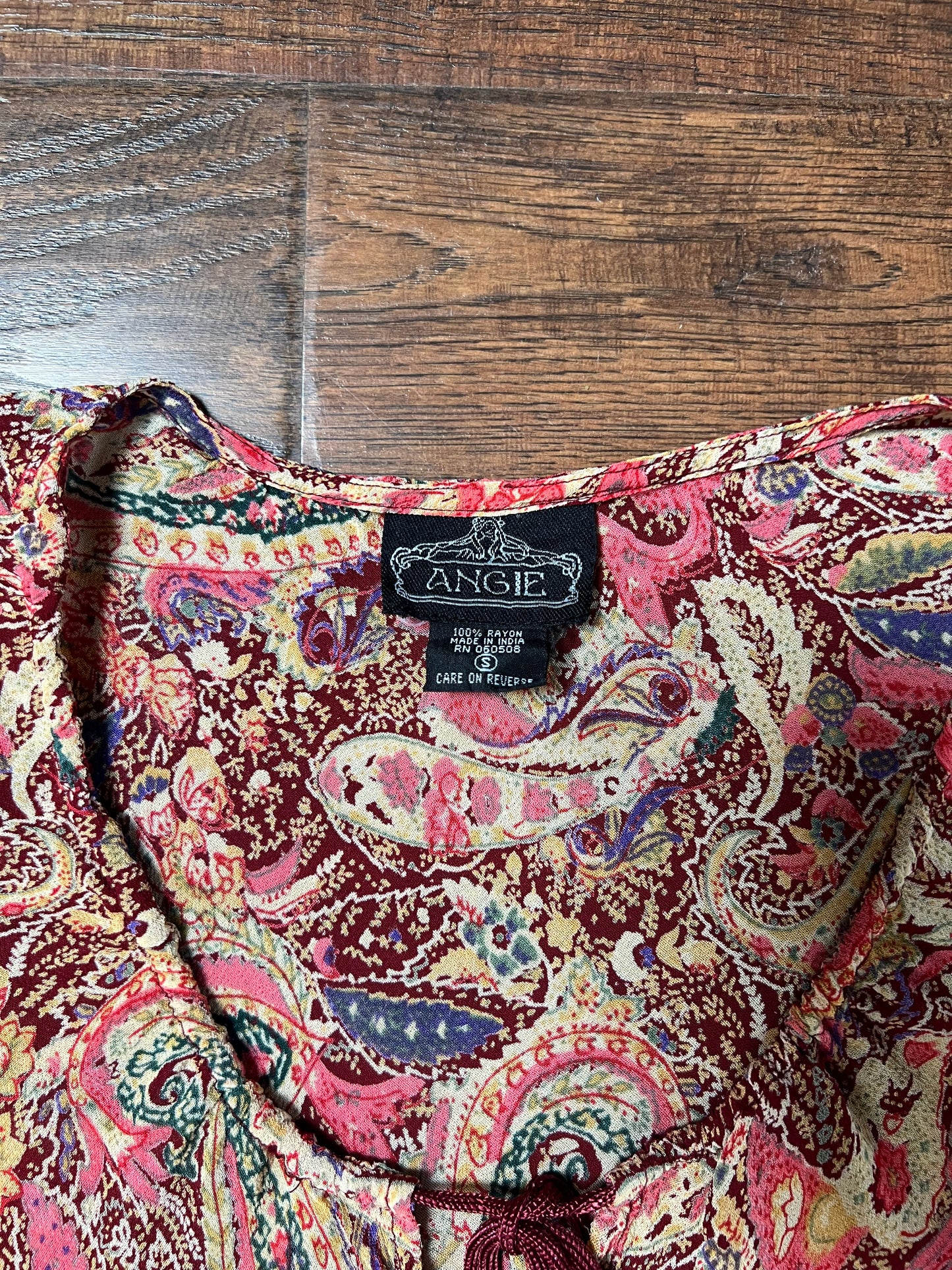 Vintage Clothing - Y2K Scoop Neck Blouse - Butterfly Sleeves - Pink Paisley Print - Small - Angie