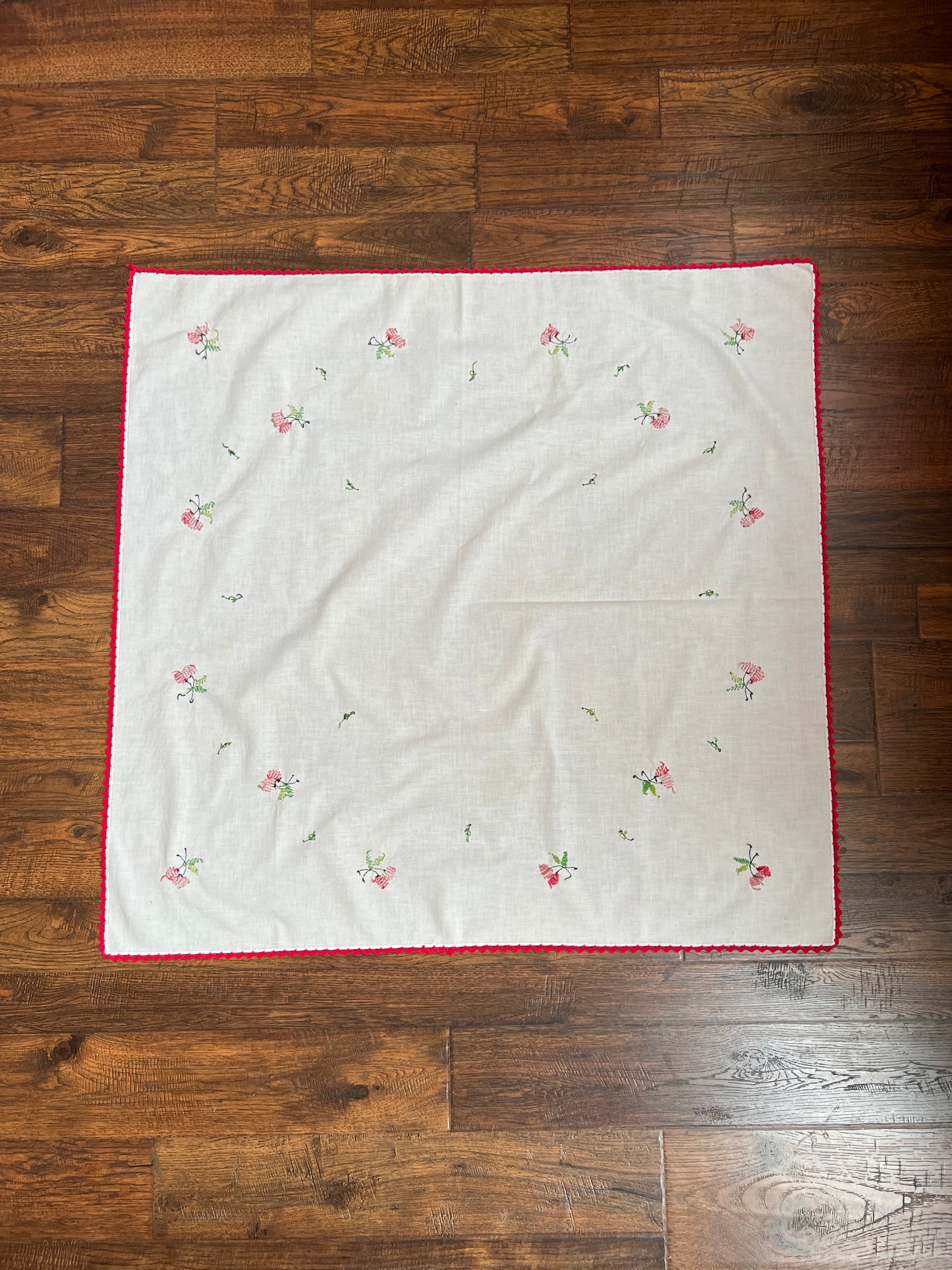 Vintage Linens - Matching Embroidered Tablecloth and Napkin Set - Red Cherries