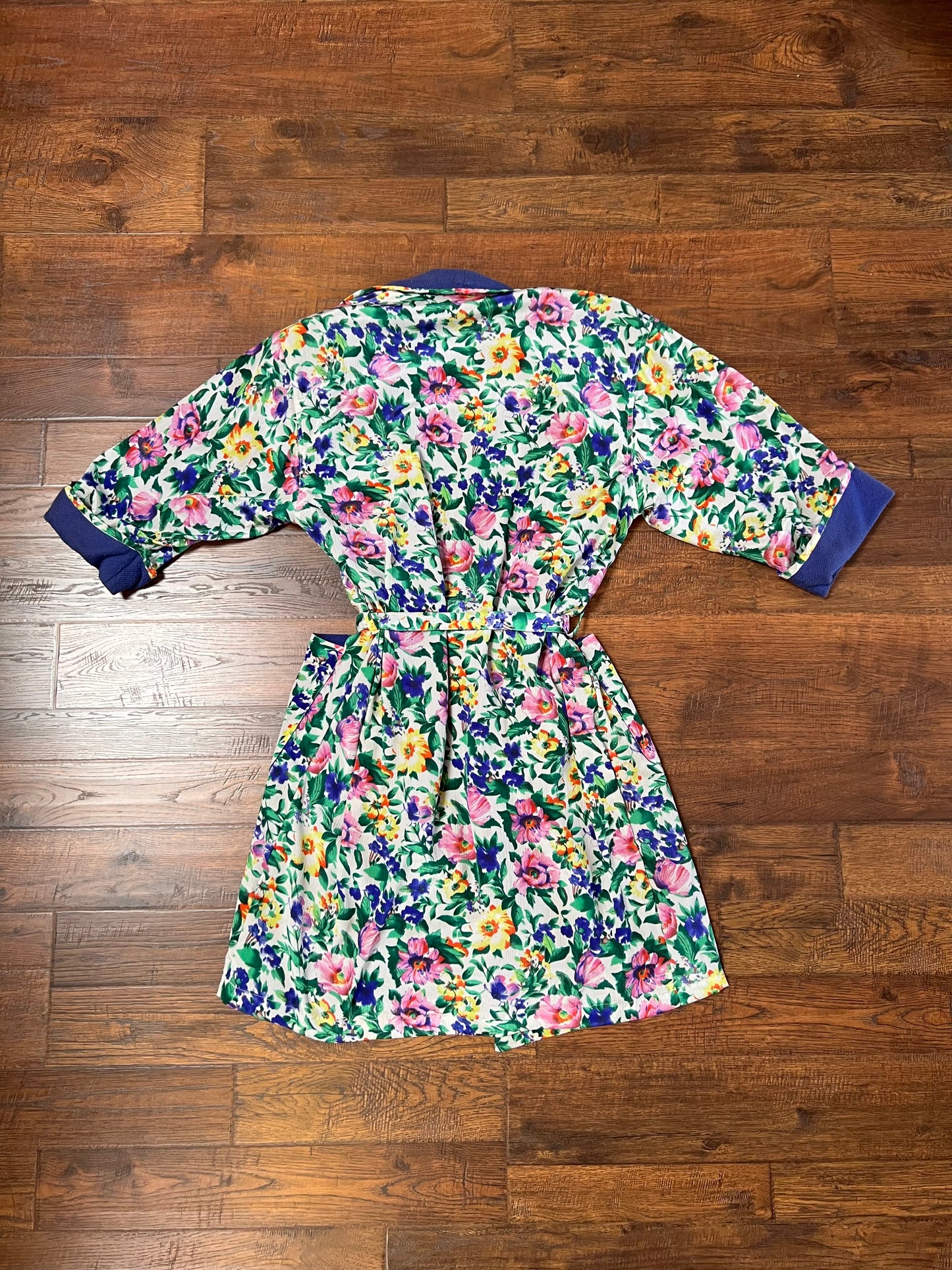 Vintage Clothing - Lightweight Lounge Robe - Bright Spring Florals - Victoria’s Secret