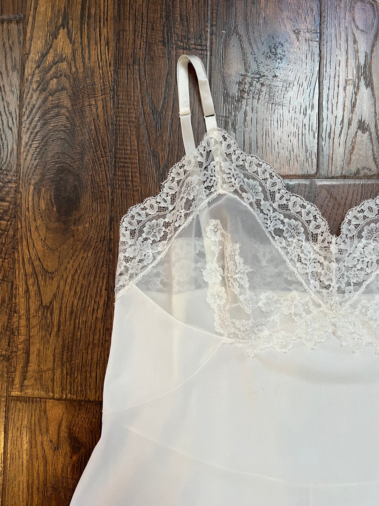 Vintage Clothing - Dress Slip - White - Floral Lace - Hollywood Vassarette - Medium - Made In U.S.A.