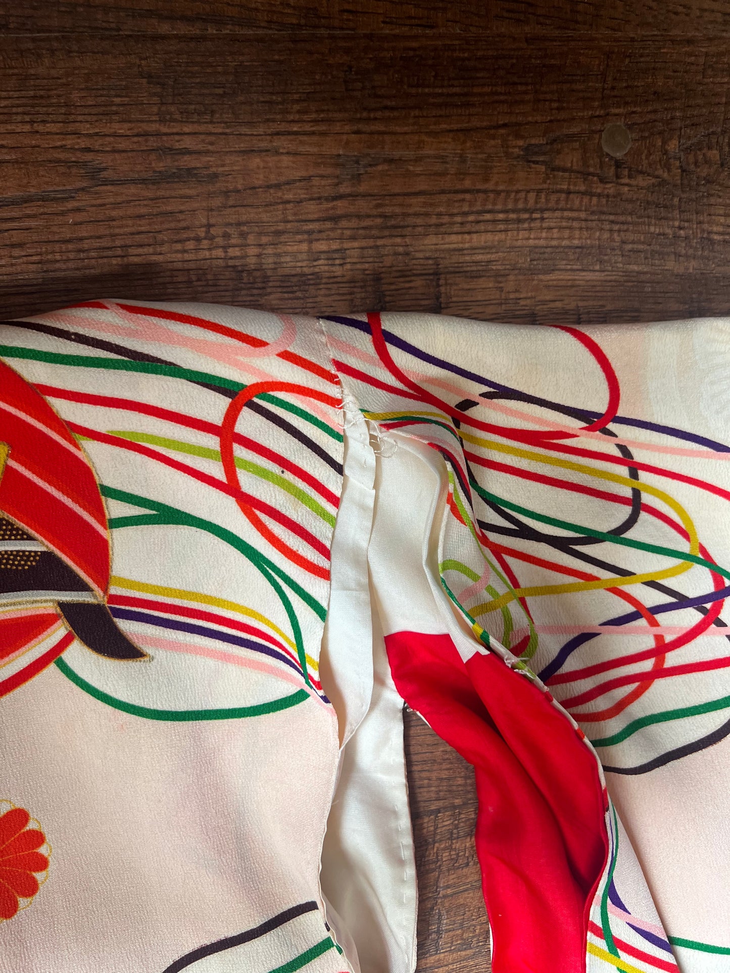 Vintage Clothing - Hand Sewn Kimono Robe - Abstract Floral Pattern - Crepe Silk - OS