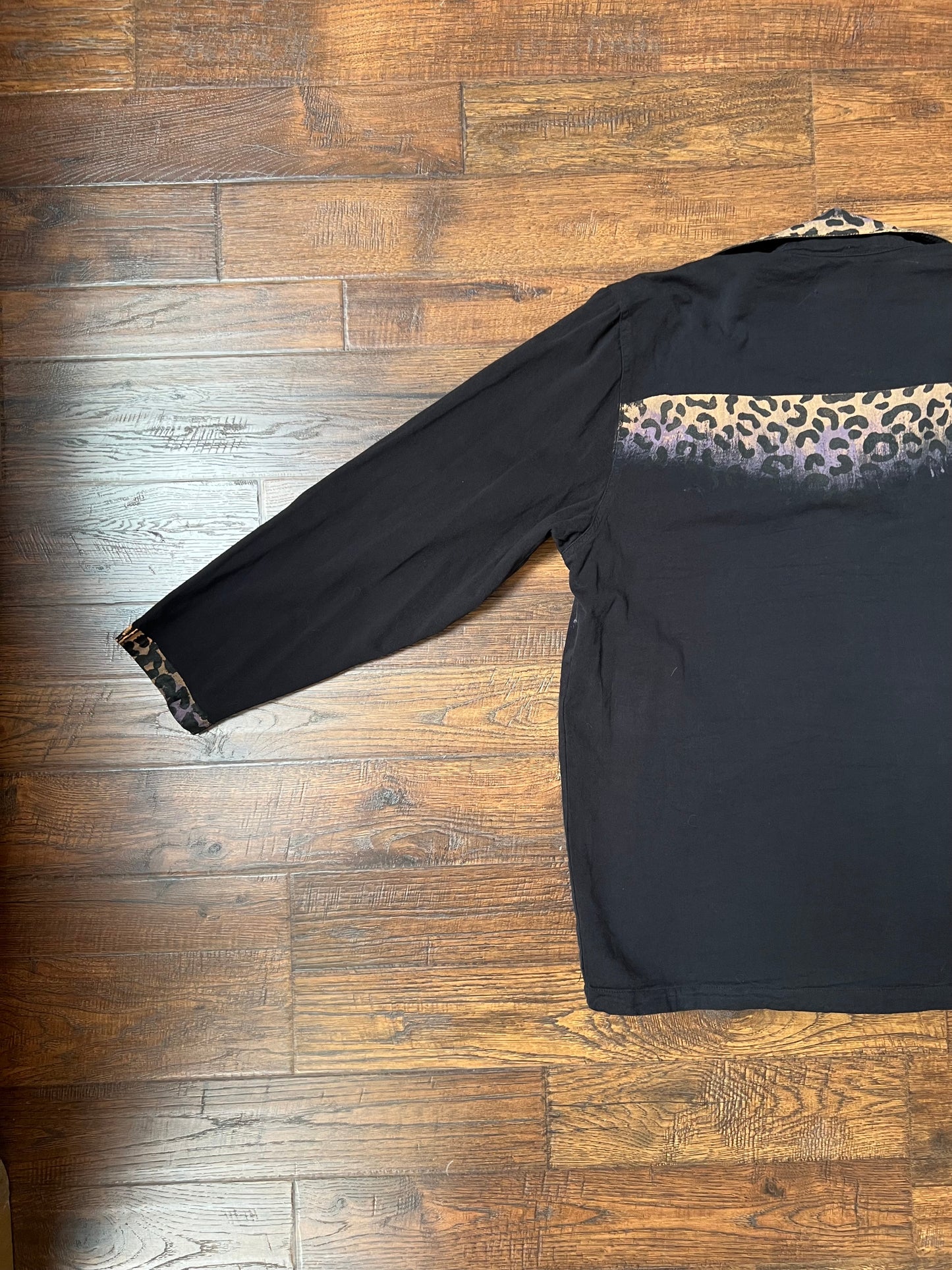 Vintage Clothing - Button Up Shirt - Hand Painted Leopard - Great Cavalier - Medium