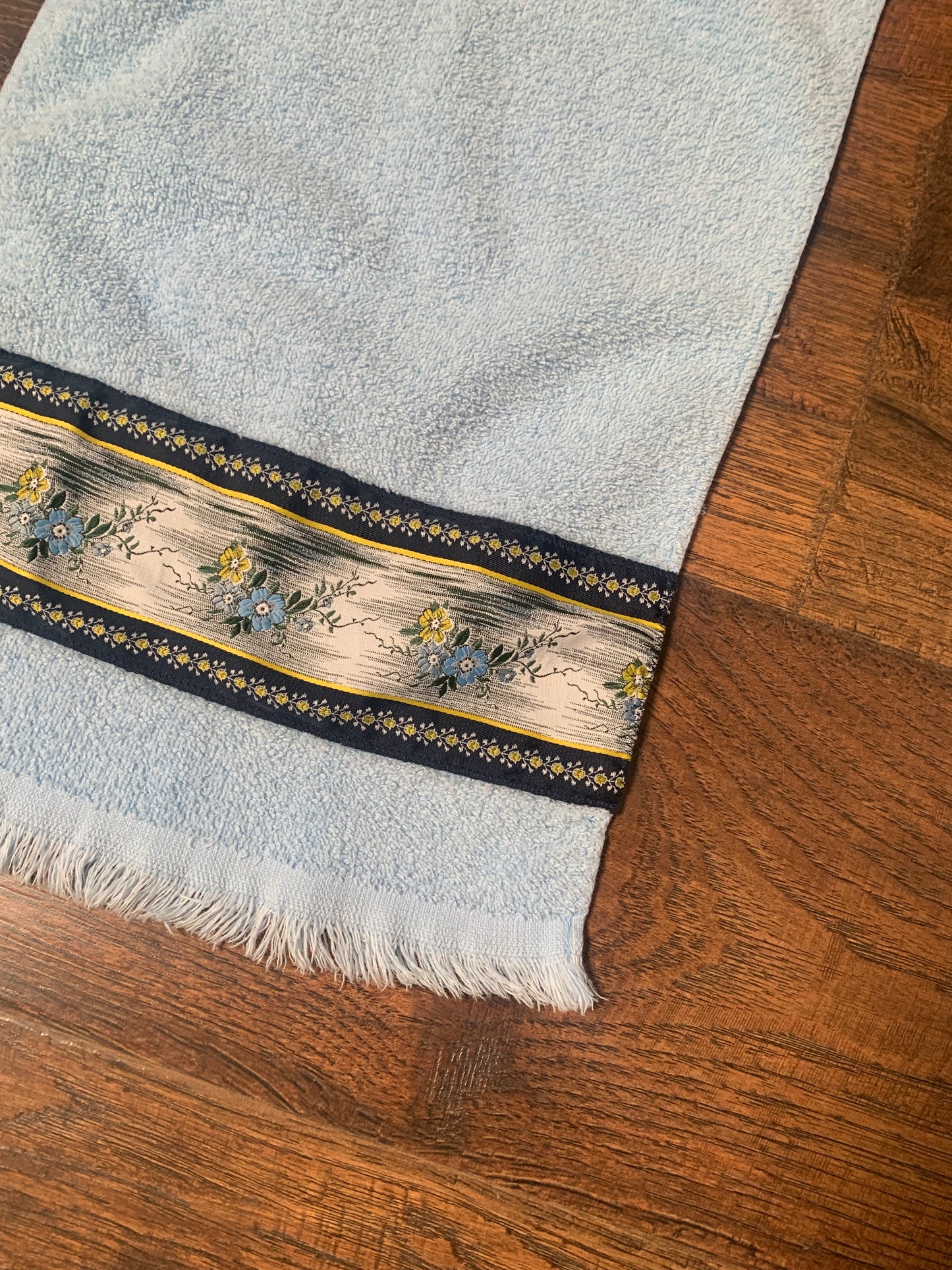 Vintage Dundee Decorative Hand Towel Set - Baby Blue with Floral Ribbon