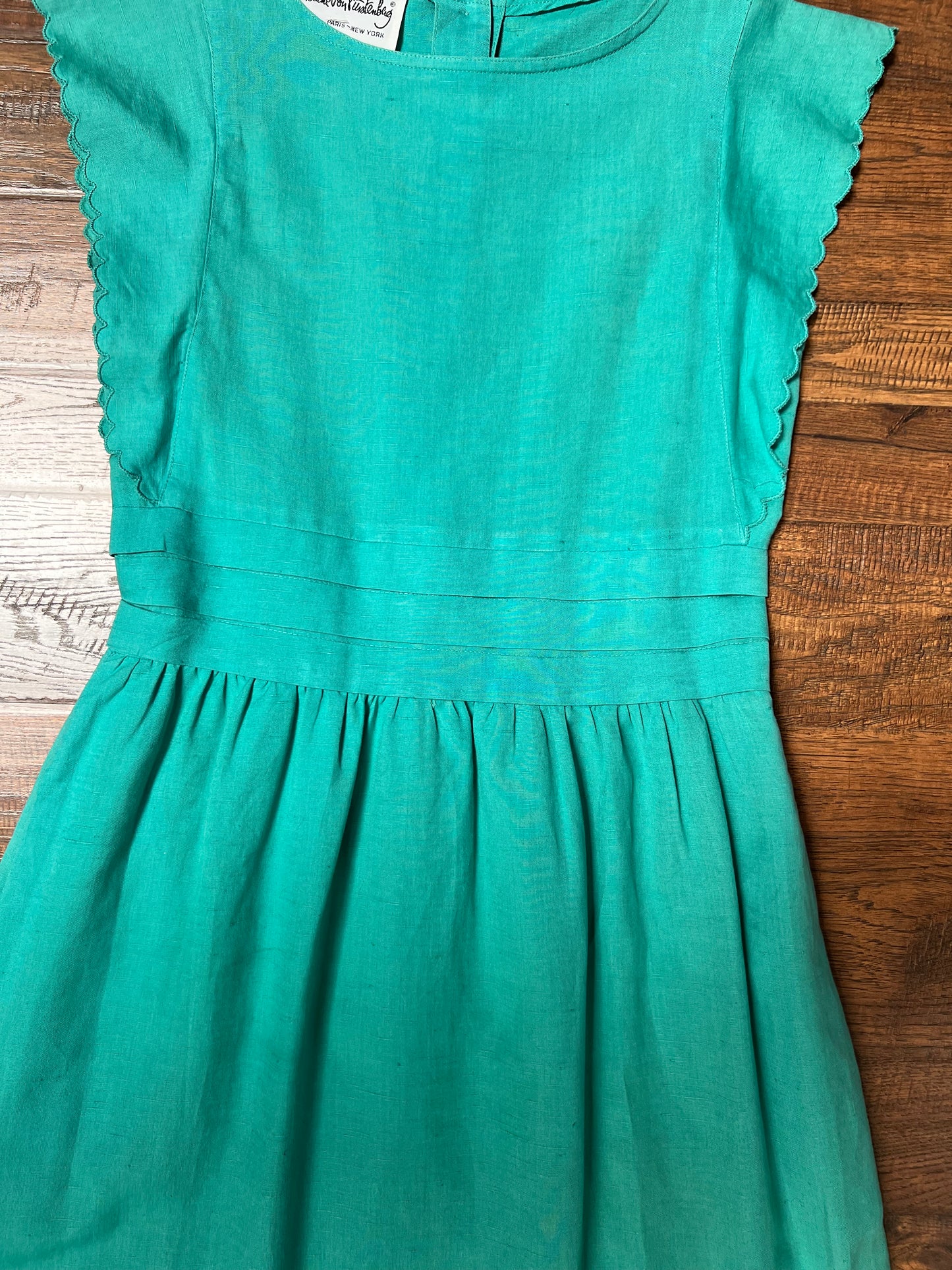 Vintage Clothing - Full Skirt Dress - Scalloped Cap Sleeves - Small - Diane Von Furstenberg