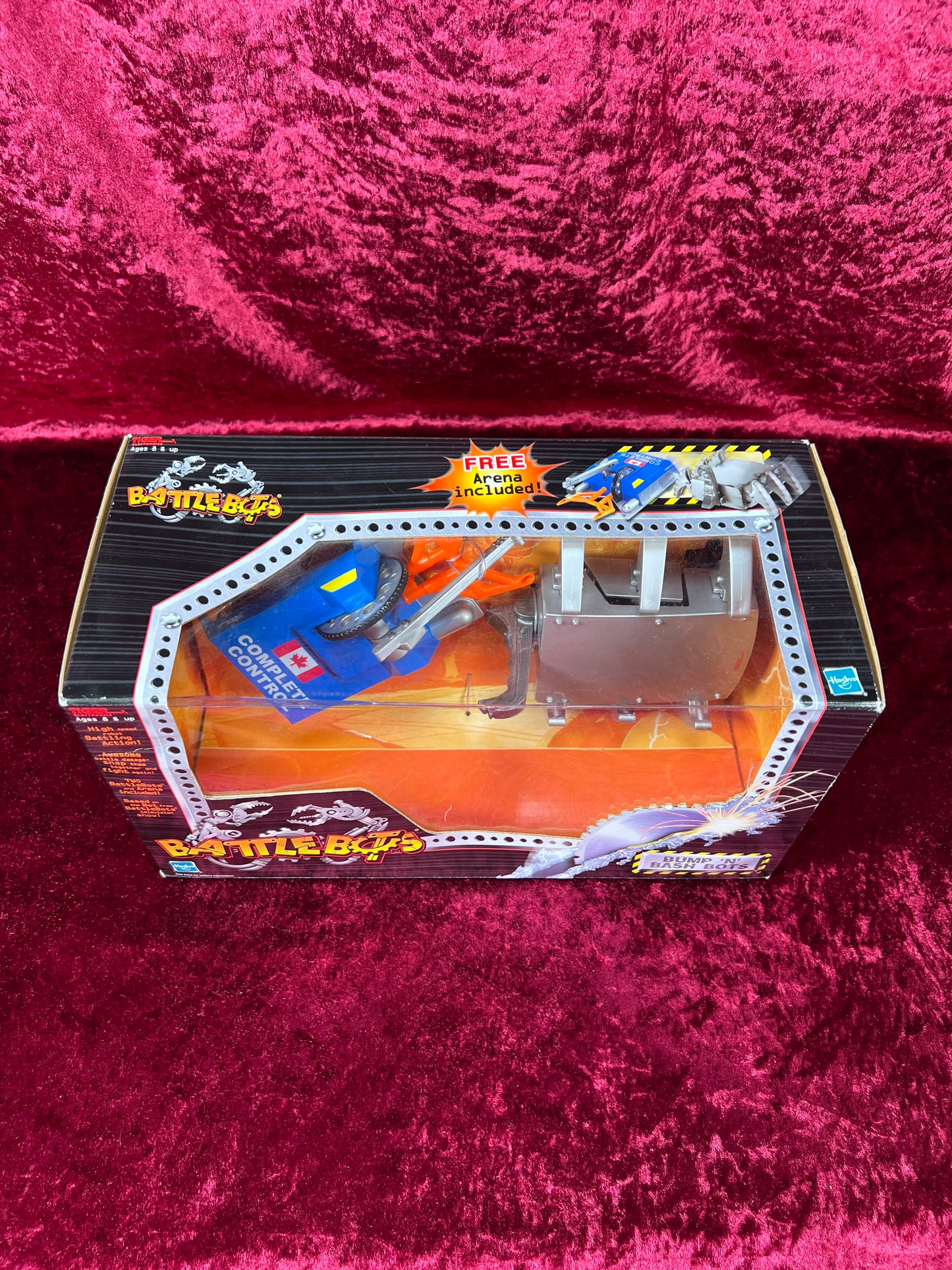 Vintage Collectibles - Battle Bots - Bump 'N' Bash Bots - Red Scorpion and Complete Control - Hasbro - 2001