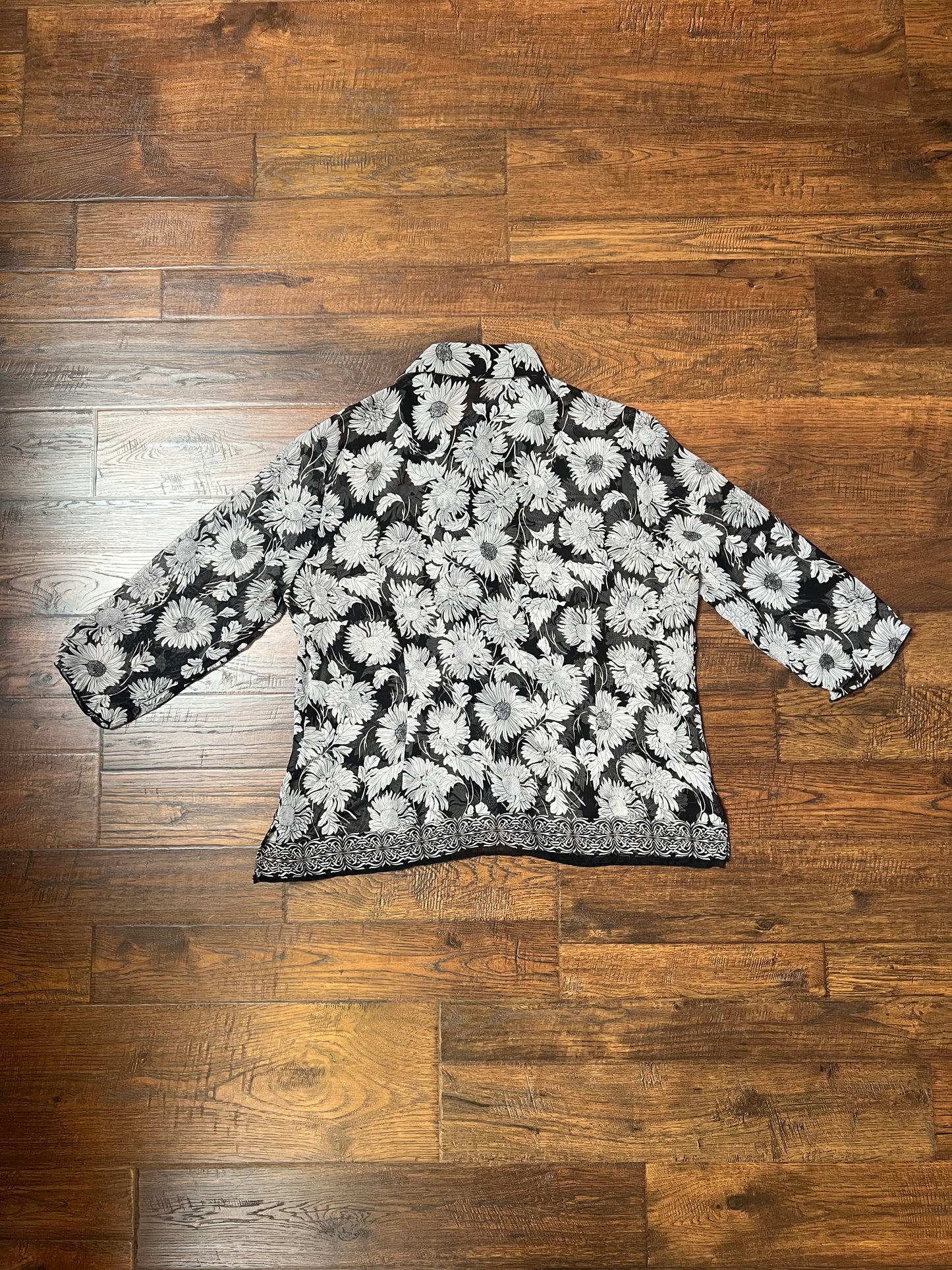 Vintage Clothing - Semi-Sheer Button Up Blouse - Daisies - Notations - X-Large