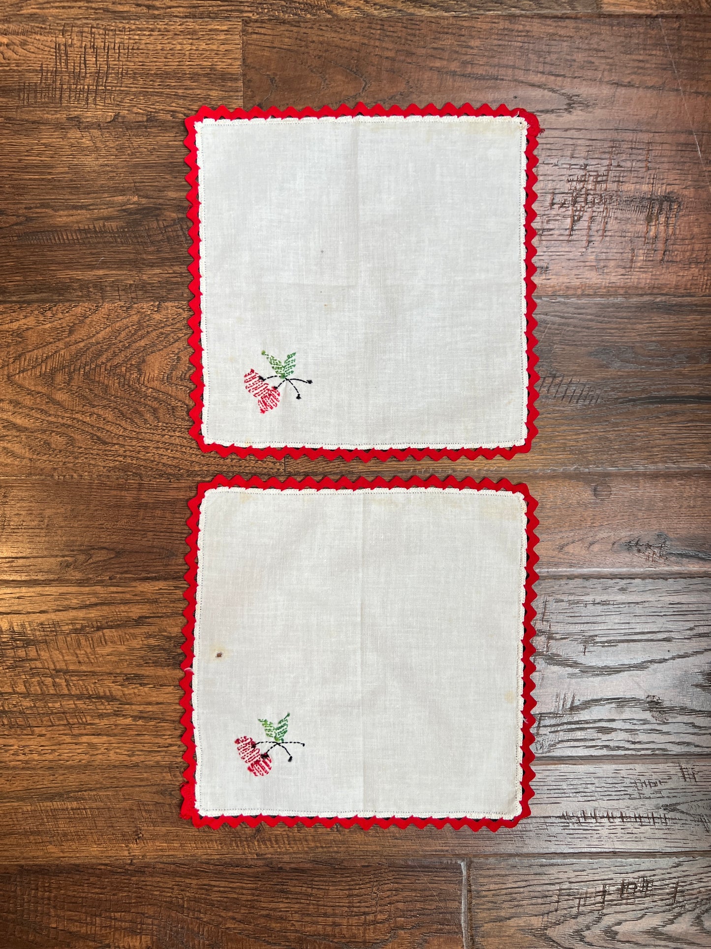 Vintage Linens - Matching Embroidered Tablecloth and Napkin Set - Red Cherries