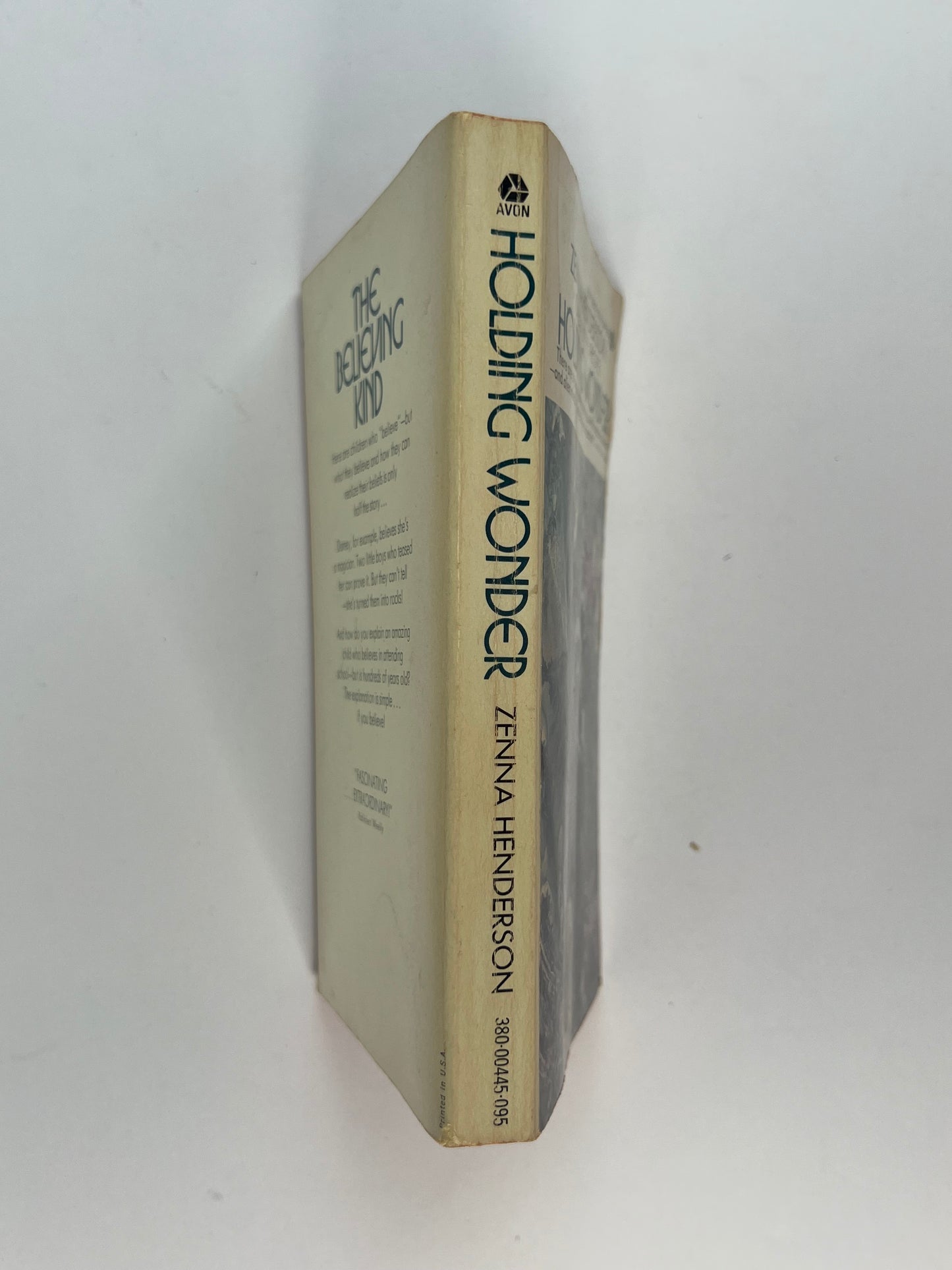 Vintage Paperback - Holding Wonder - Zenna Henderson - 1972 Avon Books