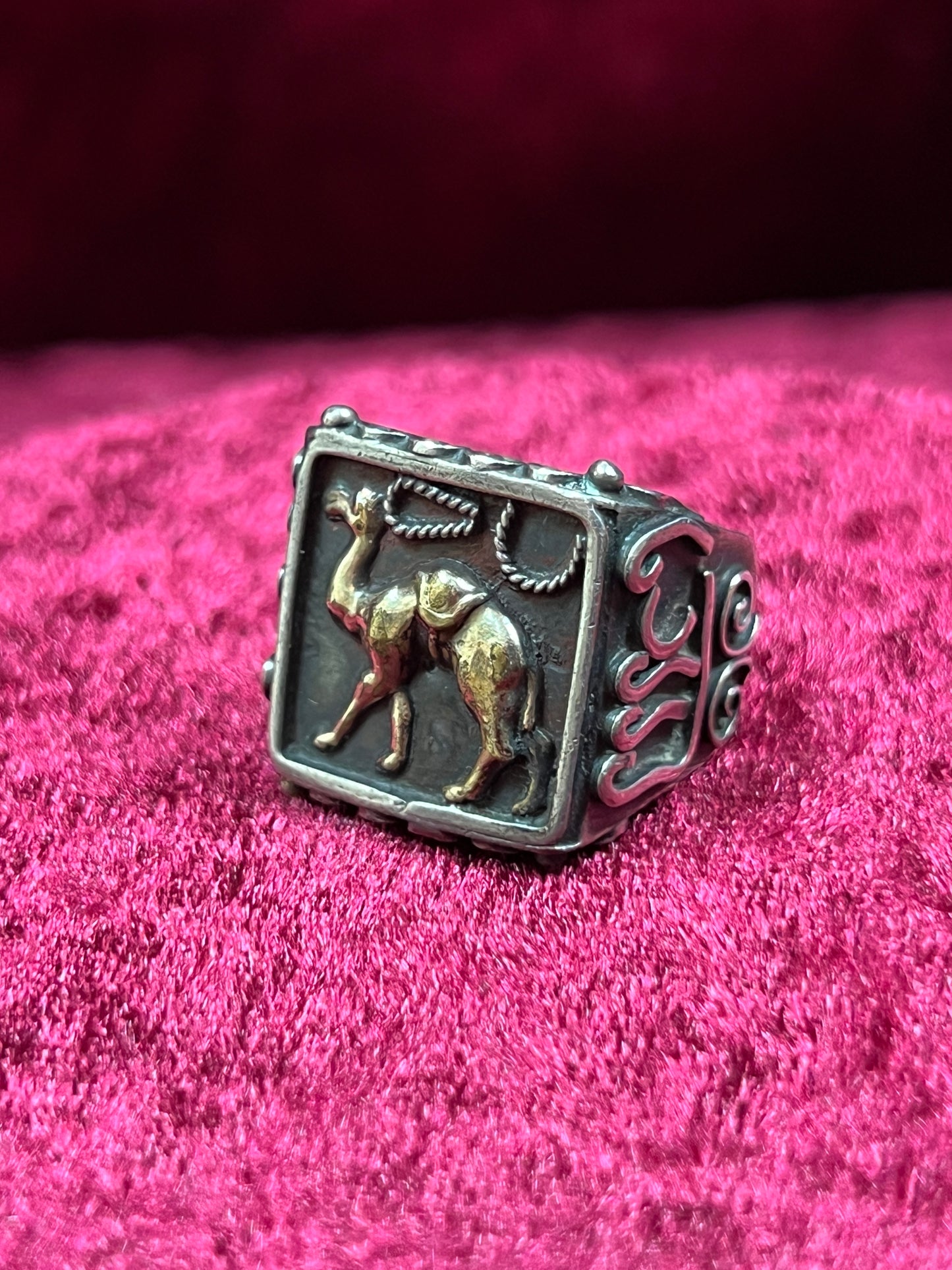 Vintage Jewelry - Tuareg Ring - Silver - Bronze Camel - 7.5