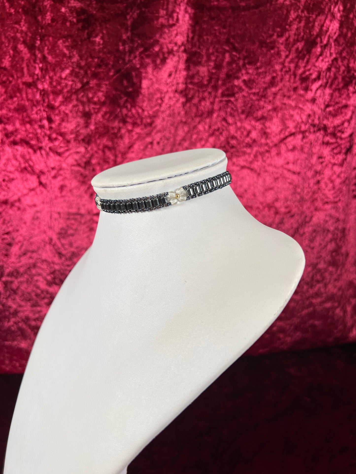 Vintage Jewelry - 90's Beaded Choker Necklace - Dark Blue Beads - White Flowers