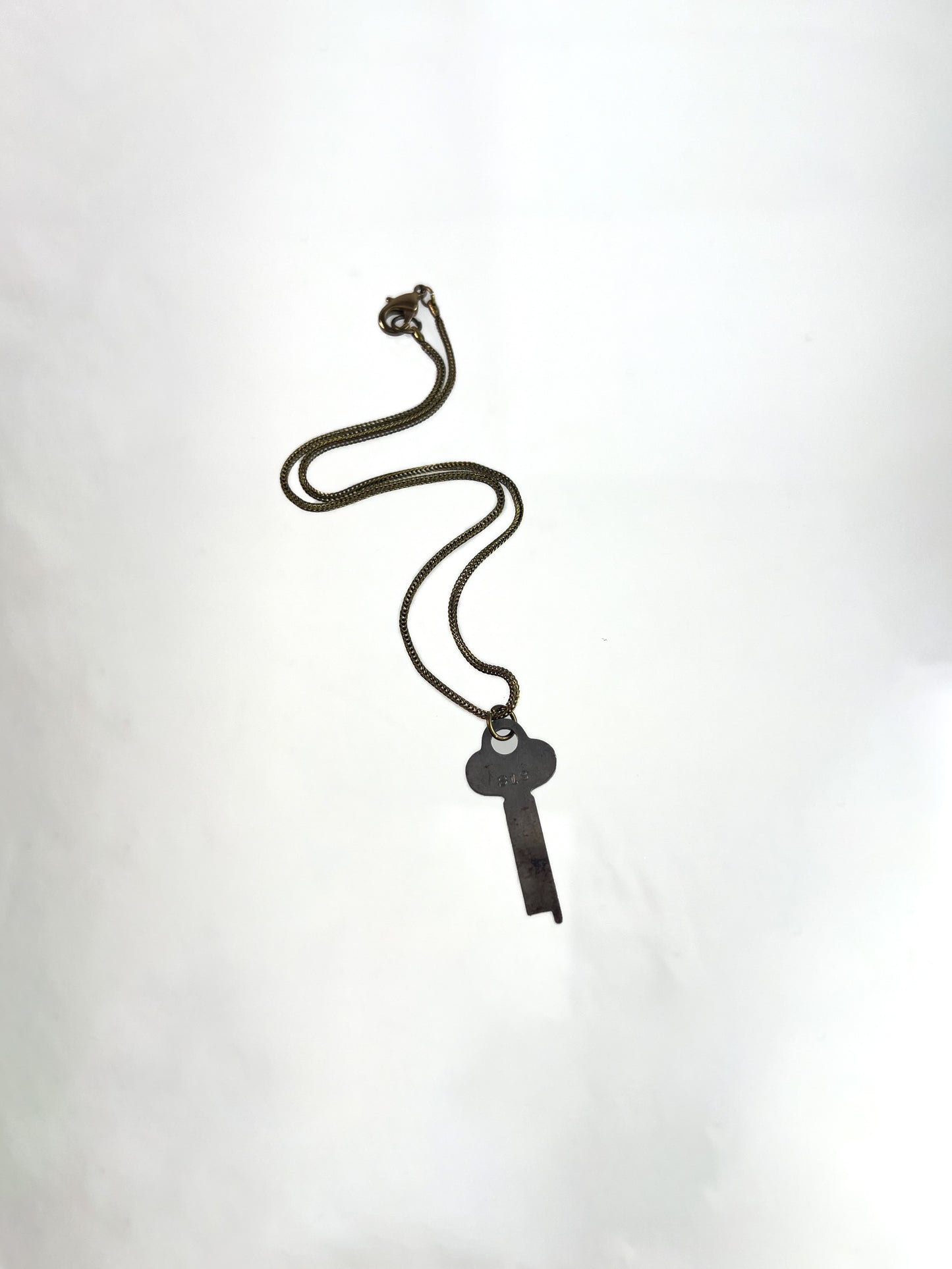 Vintage Jewelry - Pendant Necklace - Brass Snake Bone Chain - Old Key S18