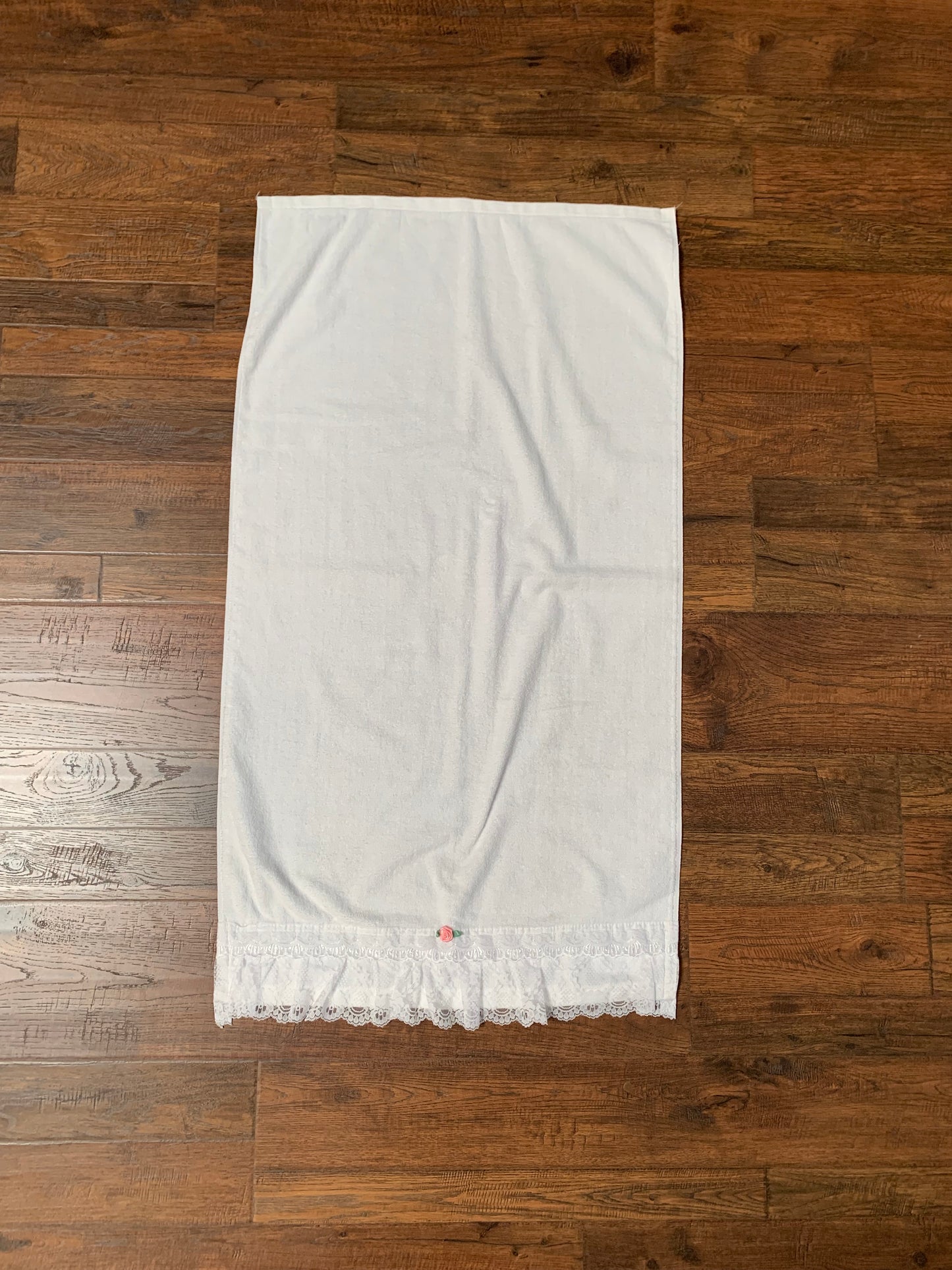 Vintage Made In America Bath Towel Set - White with Pink Rose & Lace Trim