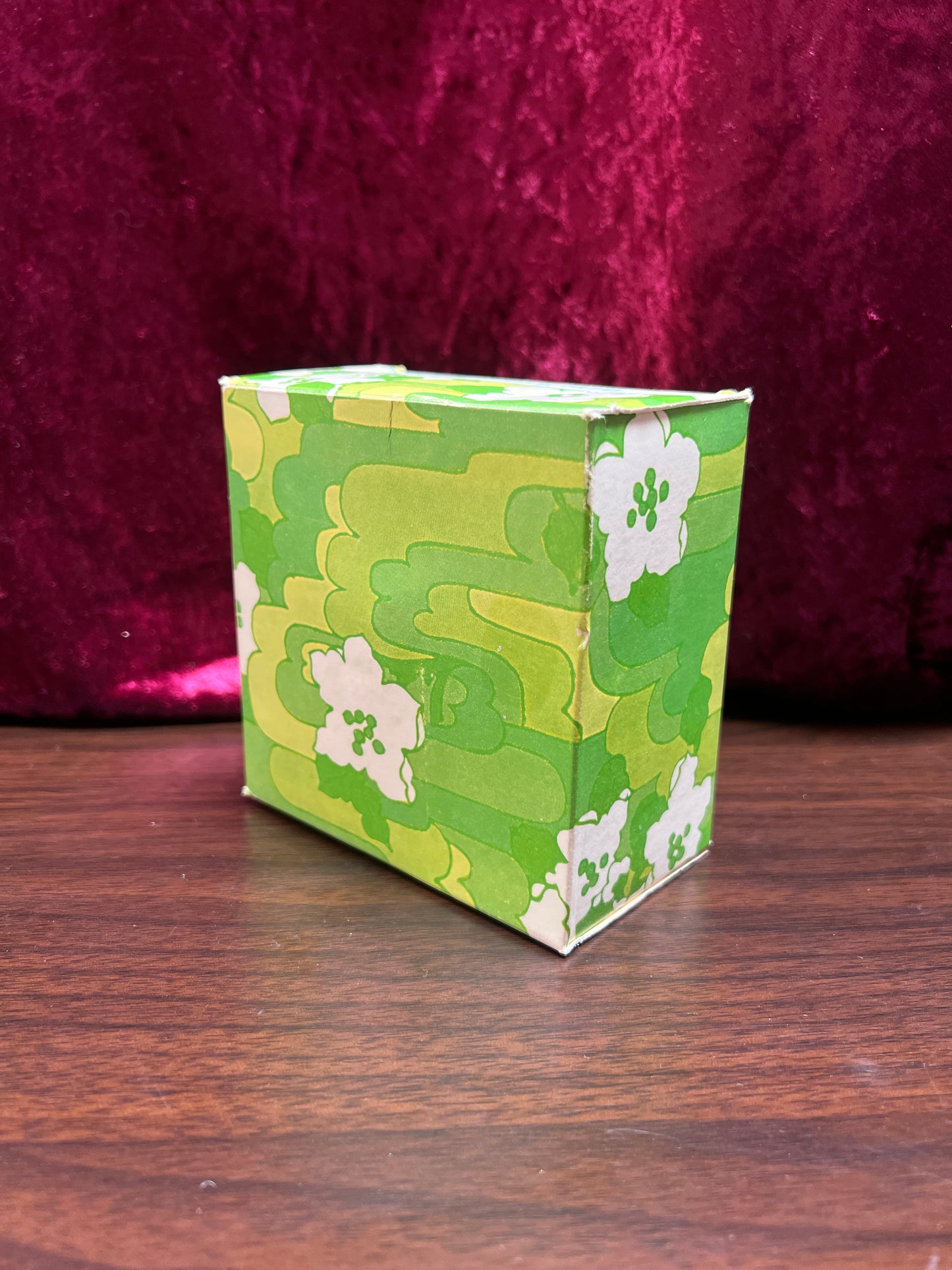 Vintage Makeup - Lemon Velvet Beauty Dust - Avon - New Open Box