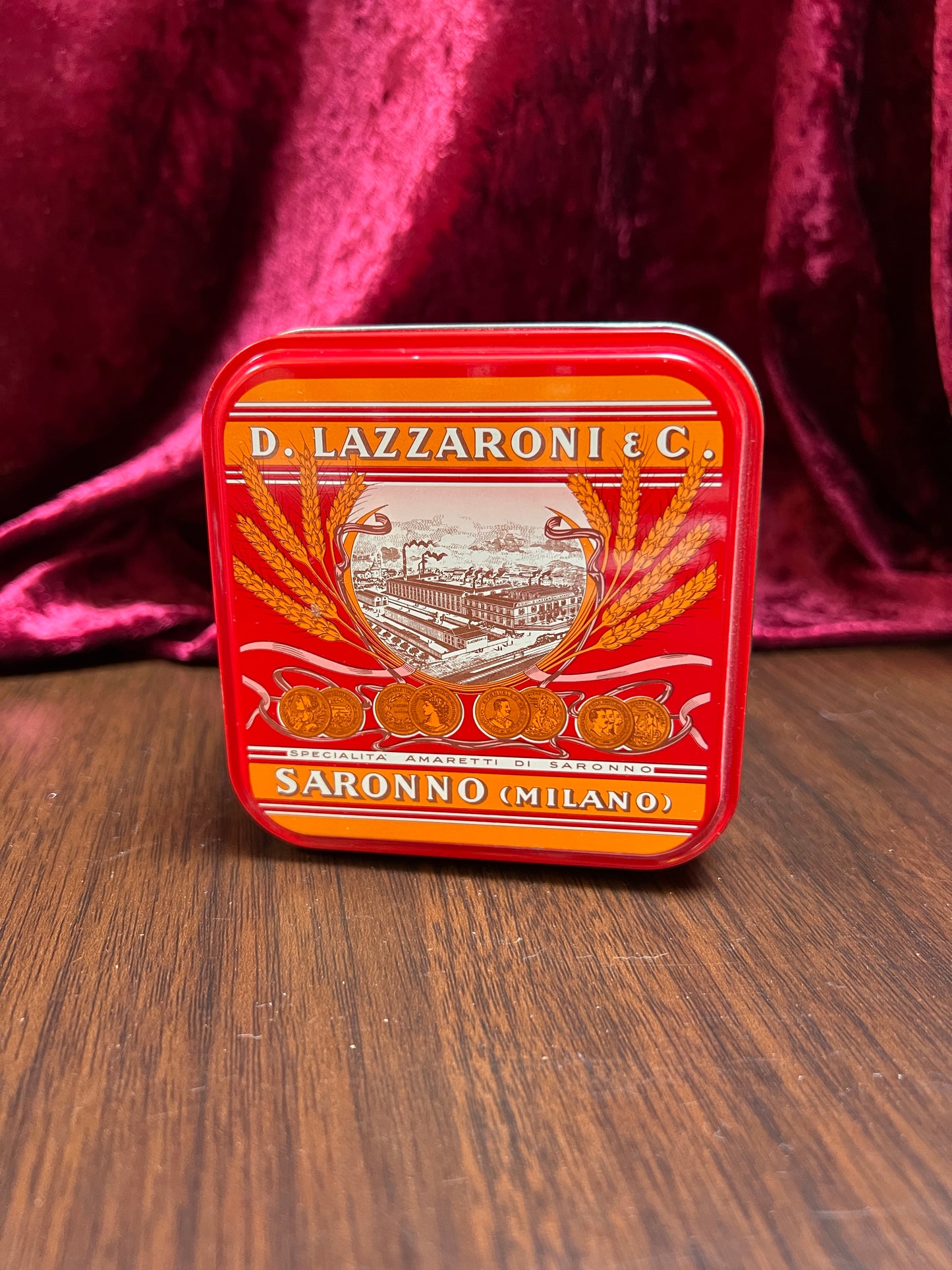 Vintage Kitchen - Italian Biscotti Tin - Amarettini Di Saronno - D. Lazzaroni - 4.4 Ounces