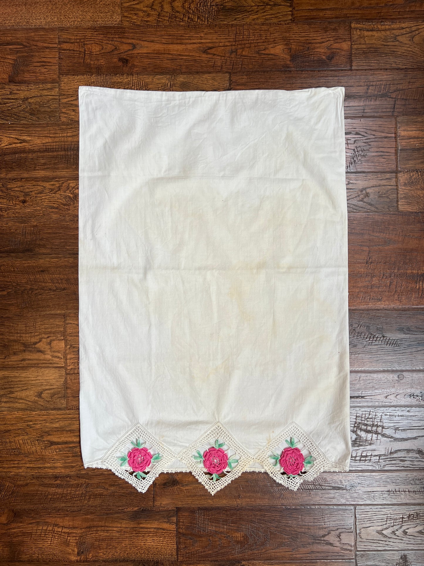 Vintage Linens - Pair of Embroidered Pillowcases - Pink Crochet Flowers