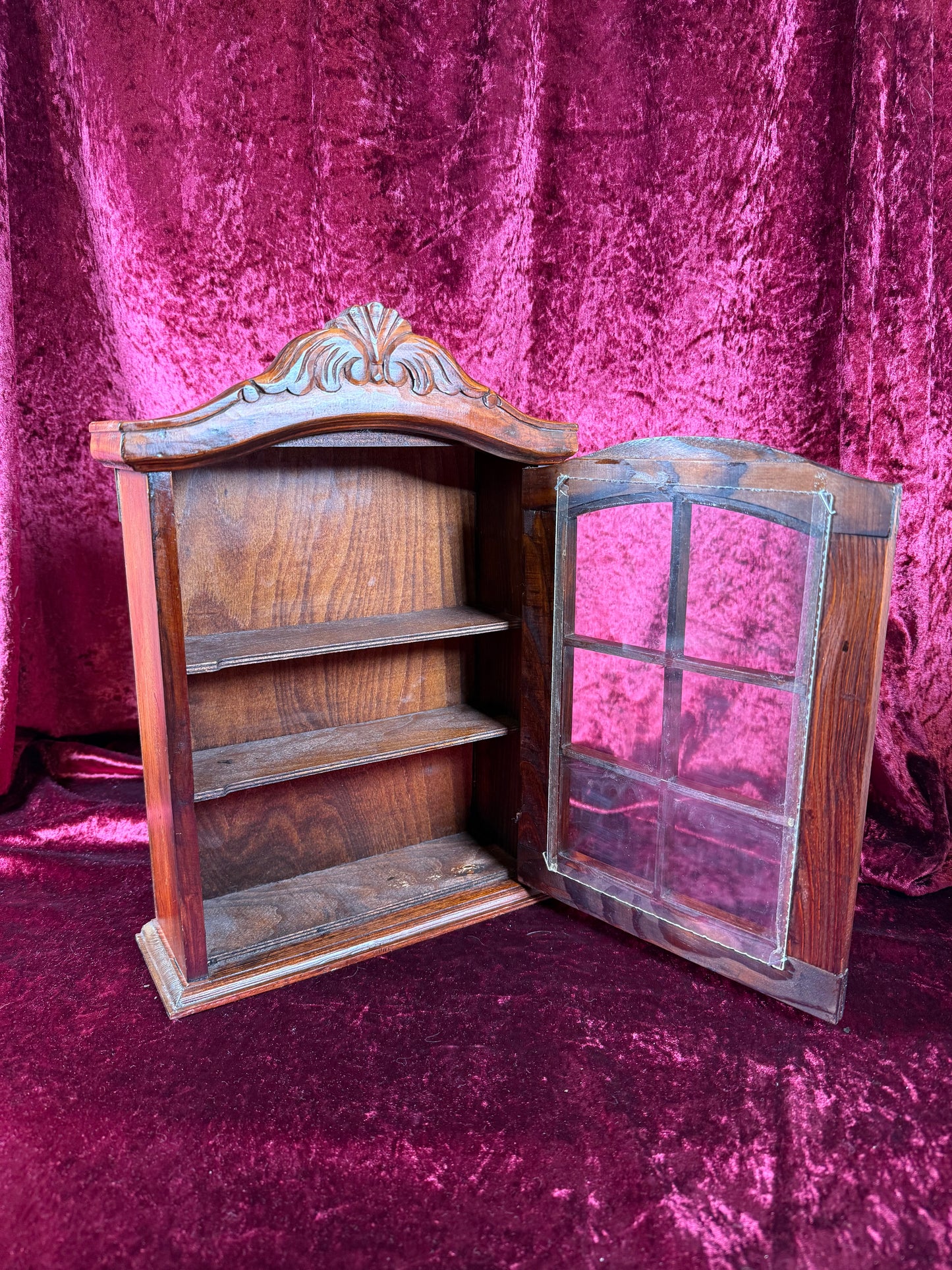Vintage Curio Cabinet - Ornate Wood Wall Mounted Trinket Shelf - 13" Tall