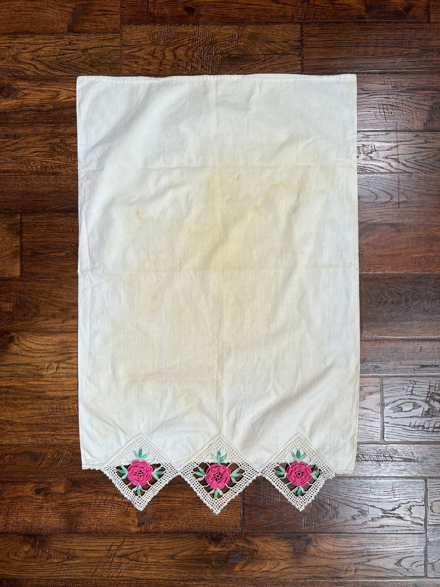Vintage Linens - Pair of Embroidered Pillowcases - Pink Crochet Flowers