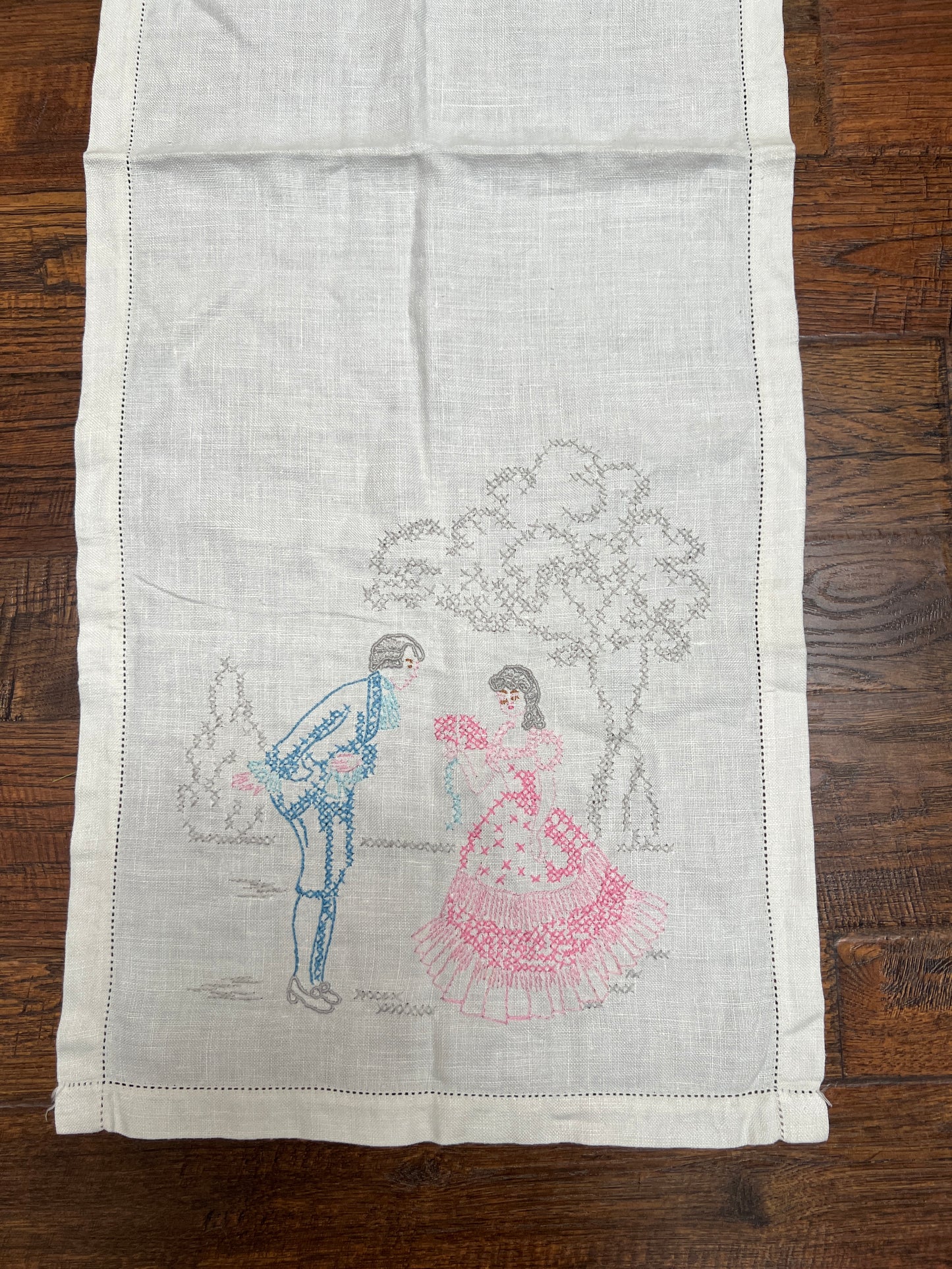 Vintage Linens - Embroidered Table Runner - Courting Lord and Lady