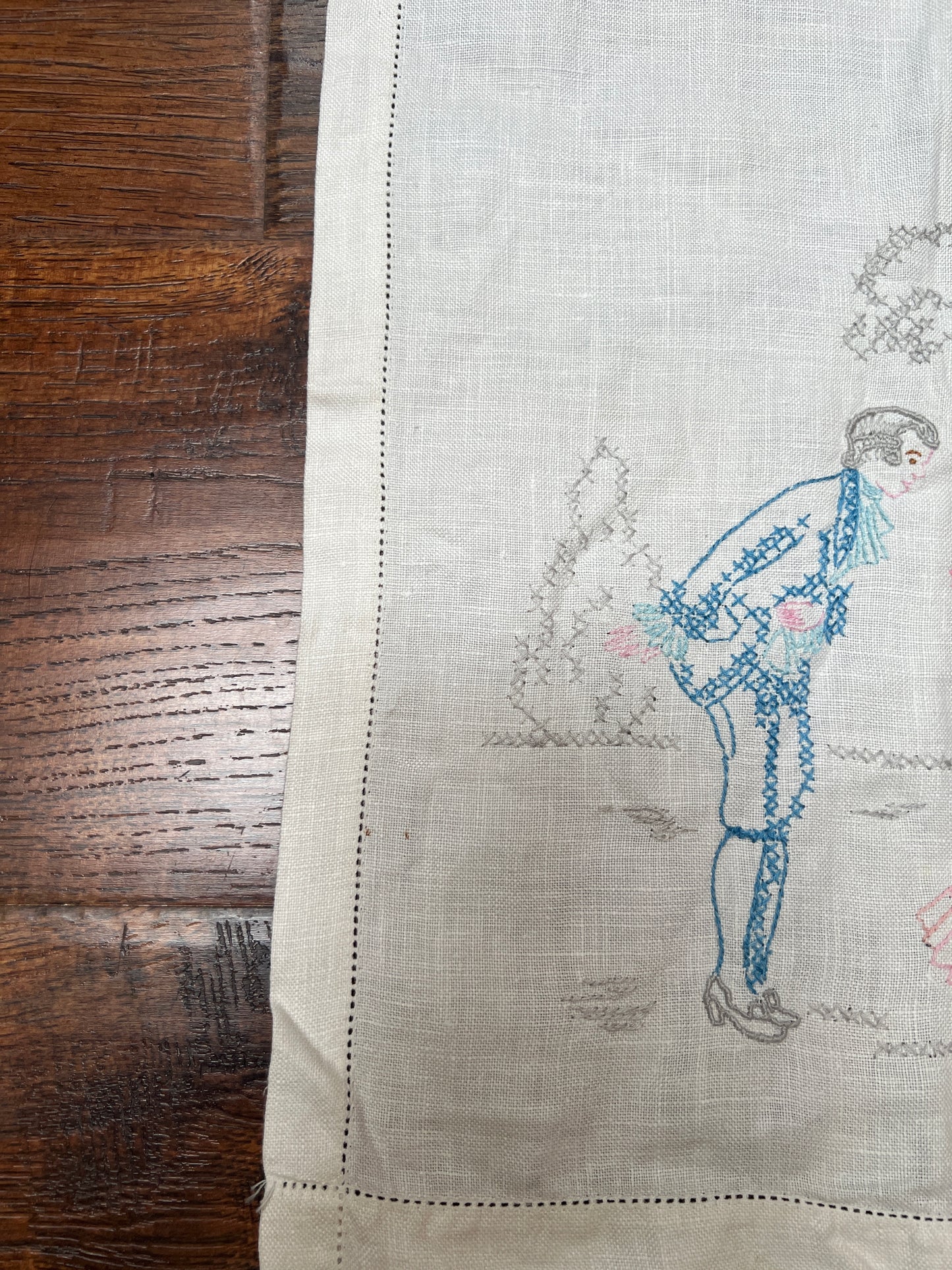Vintage Linens - Embroidered Table Runner - Courting Lord and Lady
