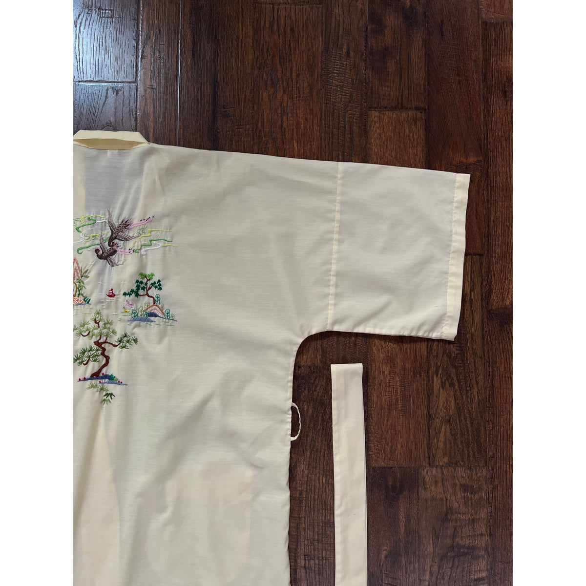 Vintage Jodie Arden Kimono Robe – Pale Yellow Embroidered Asian Garden Motif