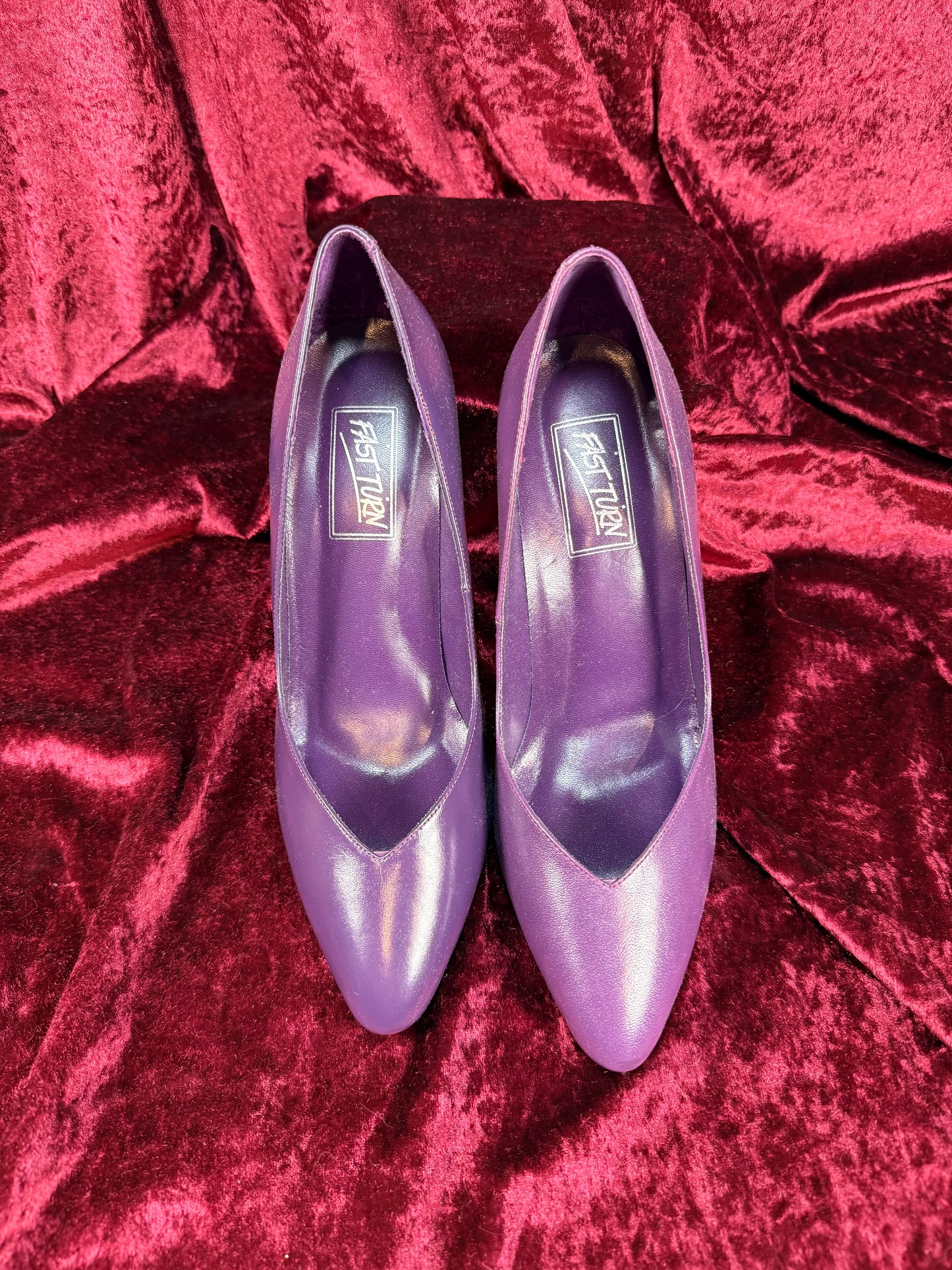 Vintage Shoes - 1990s Fast Turn Purple Pumps - Genuine Leather Made in Taiwan - Size 7.5