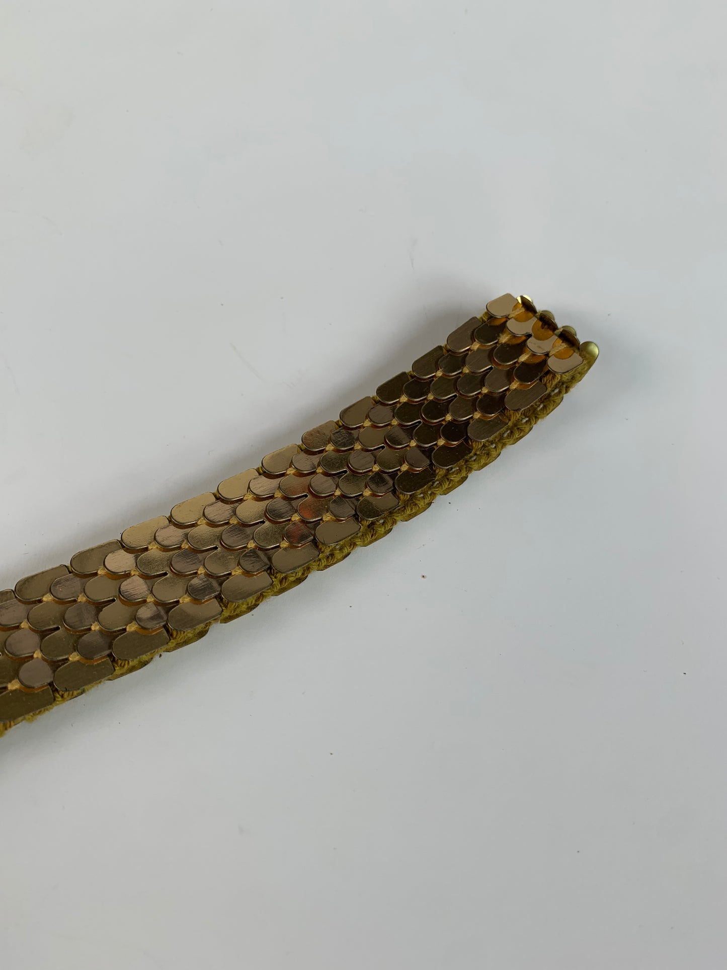 Vintage Belt - 1970s Gold Tone Fish Scale Band - 3D Flower Buckle