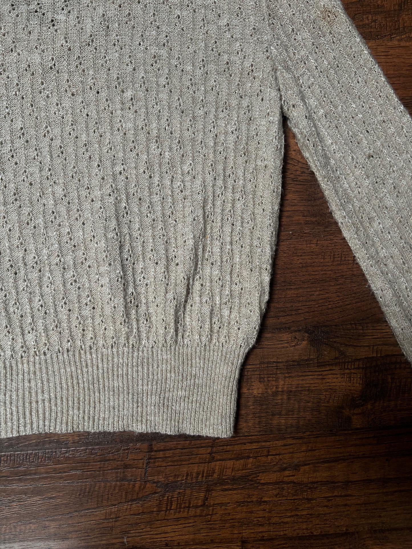 Vintage Penrose Lightweight Knit Sweater – Beige V-Neck Pullover – Medium