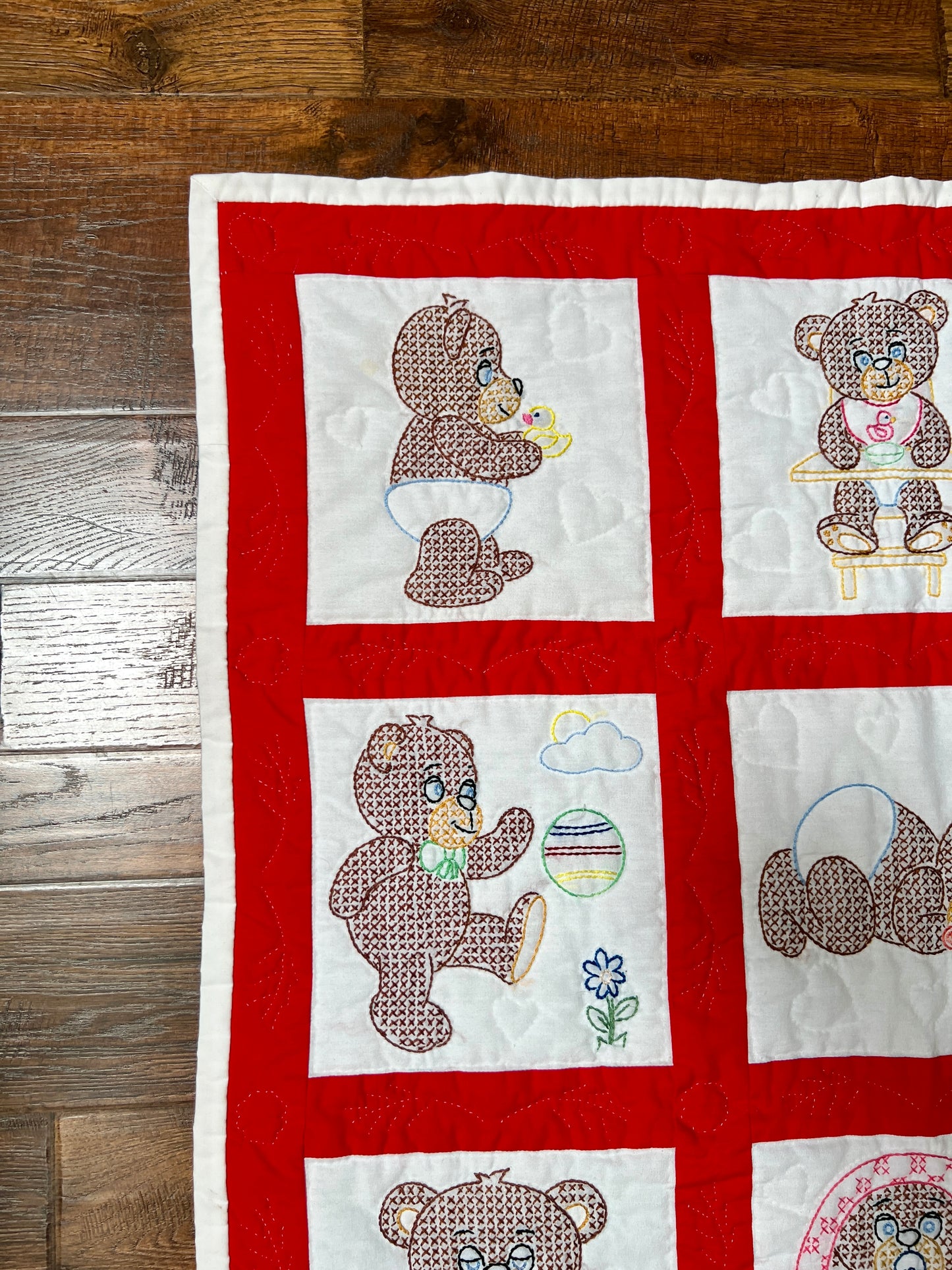 Vintage Cotton Baby Quilt – Anthropomorphic Teddy Bear Patchwork Nursery Blanket