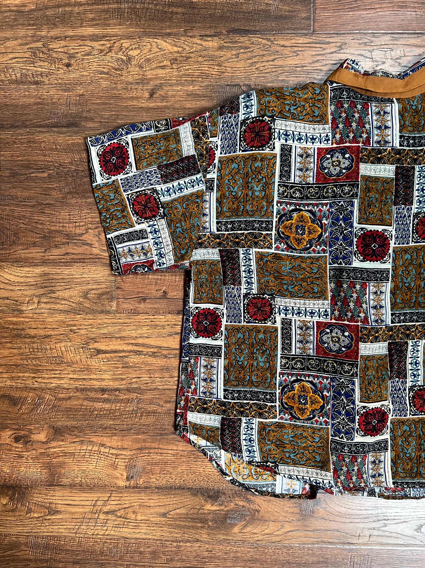 Vintage Clothing - Collared Button Up Short Sleeve Shirt - Mosaic Tiles Print - X-Large - Placements