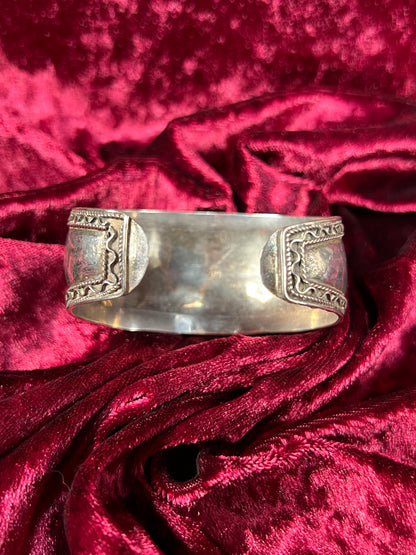 Vintage Jewelry - Cuff Bracelet - 925 Silver - Onyx Center Stone