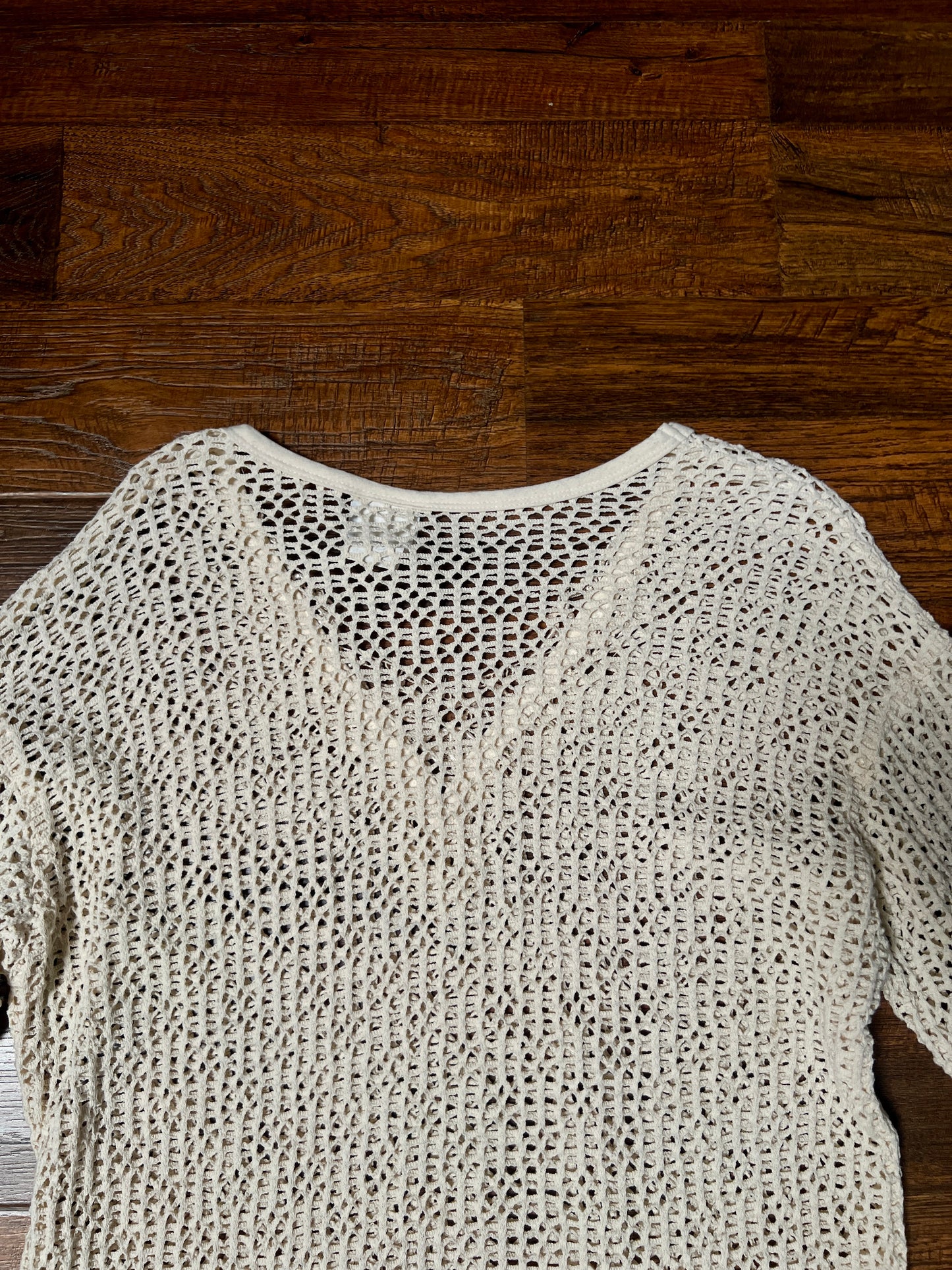 Vintage David Wayne Cotton Crochet Sweater – Ivory Open Knit Floral V-Neck – Medium