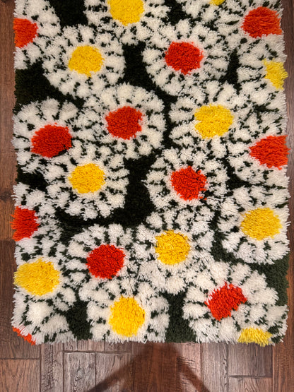 Vintage 1970s Groovy Floral Daisy Latch Hook Shag Rug Art