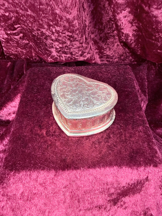 Vintage Silver Tone Heart Shaped Trinket Box – Embossed Floral Jewelry Casket