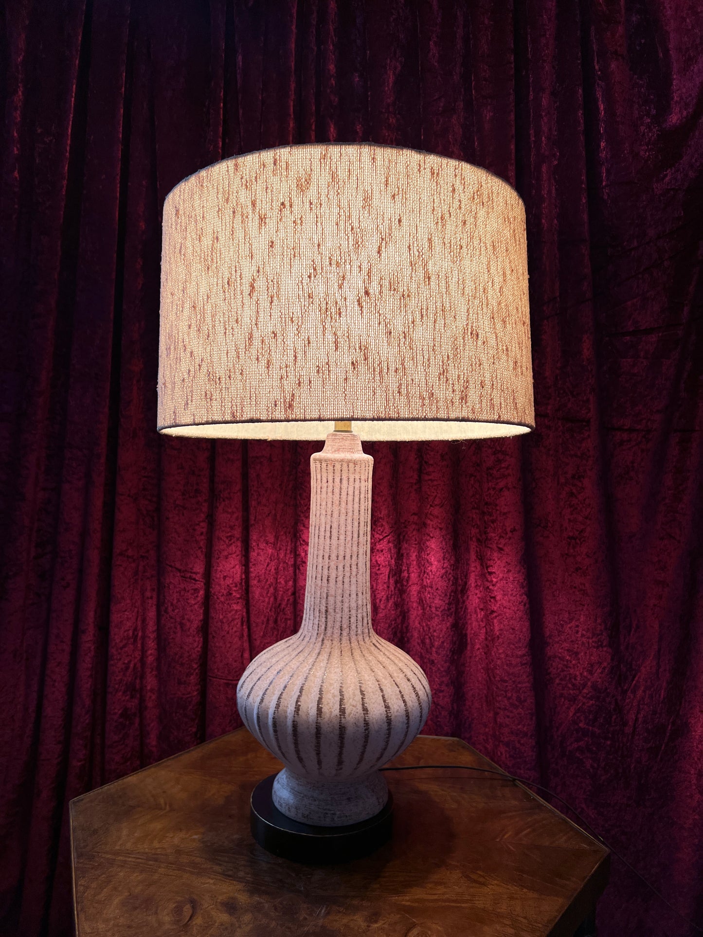 Vintage Ceramic Table Lamp - Pink Ribbed Urn Base Mid Century Modern