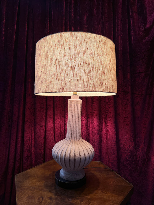 Vintage Ceramic Table Lamp - Pink Ribbed Urn Base Mid Century Modern