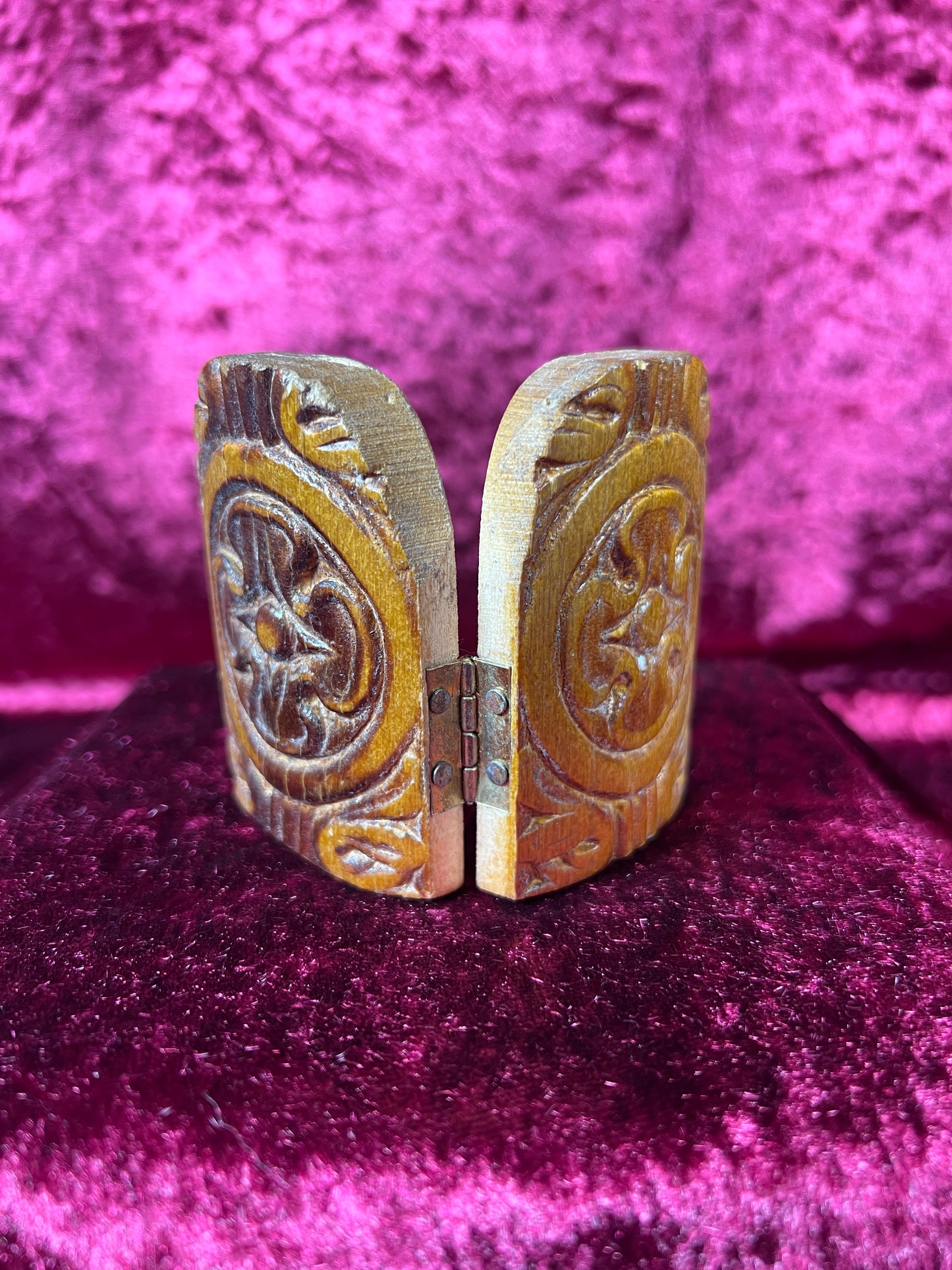 Vintage Religio - Hand Carved Pocket Diptych - Byzantine Icons - Mary and Jesus