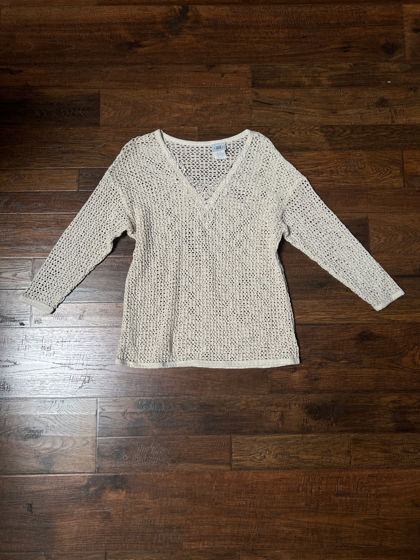 Vintage David Wayne Cotton Crochet Sweater – Ivory Open Knit Floral V-Neck – Medium