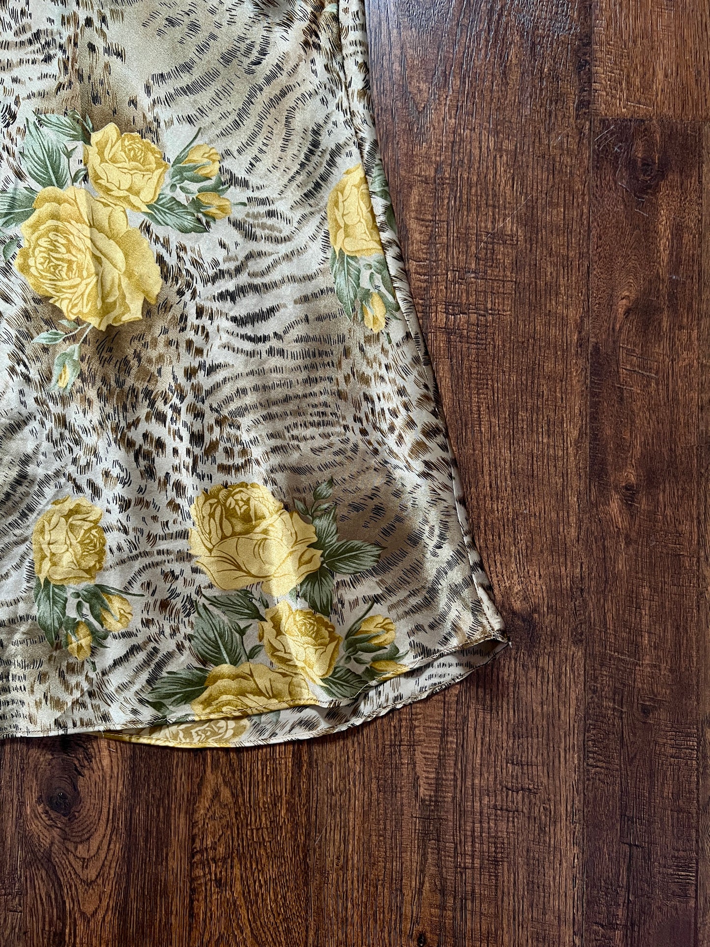 Vintage Robe and Nightgown Nightwear Set - Animal and Yellow Rose Print - Night Essence