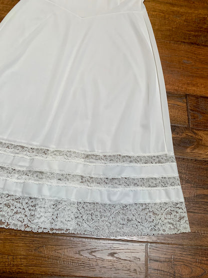 Vintage Luxite Kayser Pure White Nylon Nightie with Ruffled Lace Hem - Made In USA